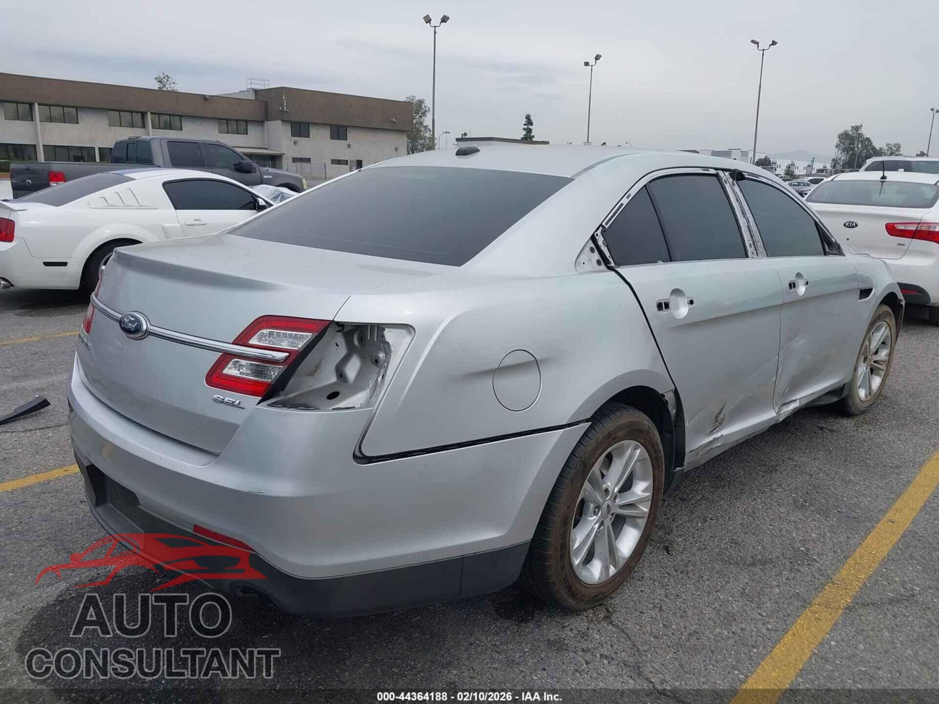 FORD TAURUS 2013 - 1FAHP2E82DG184434