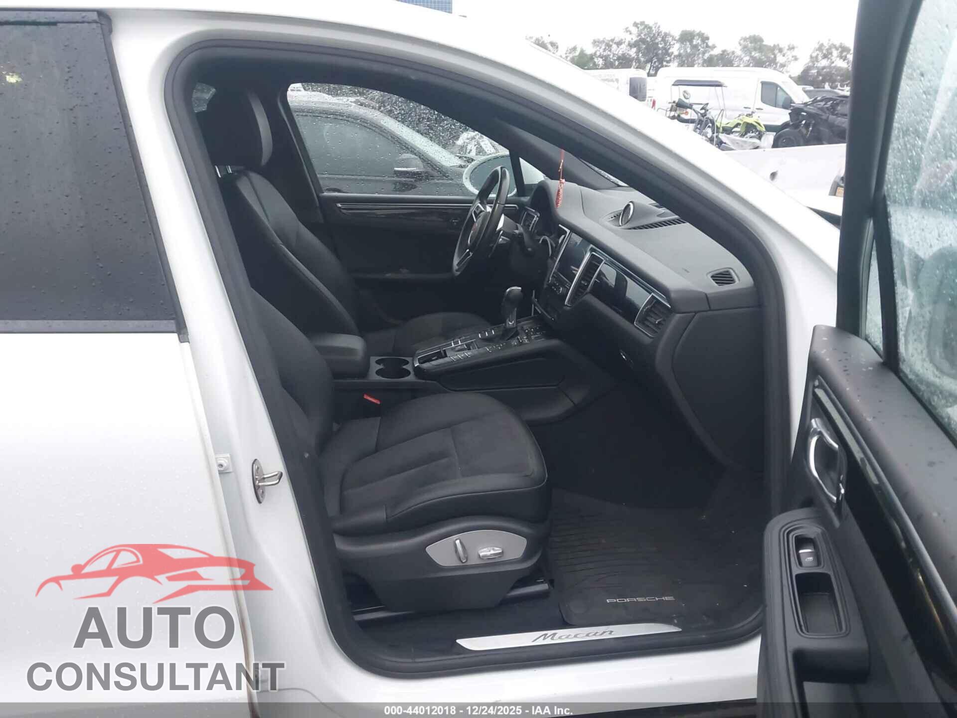 PORSCHE MACAN 2017 - WP1AA2A5XHLB00669