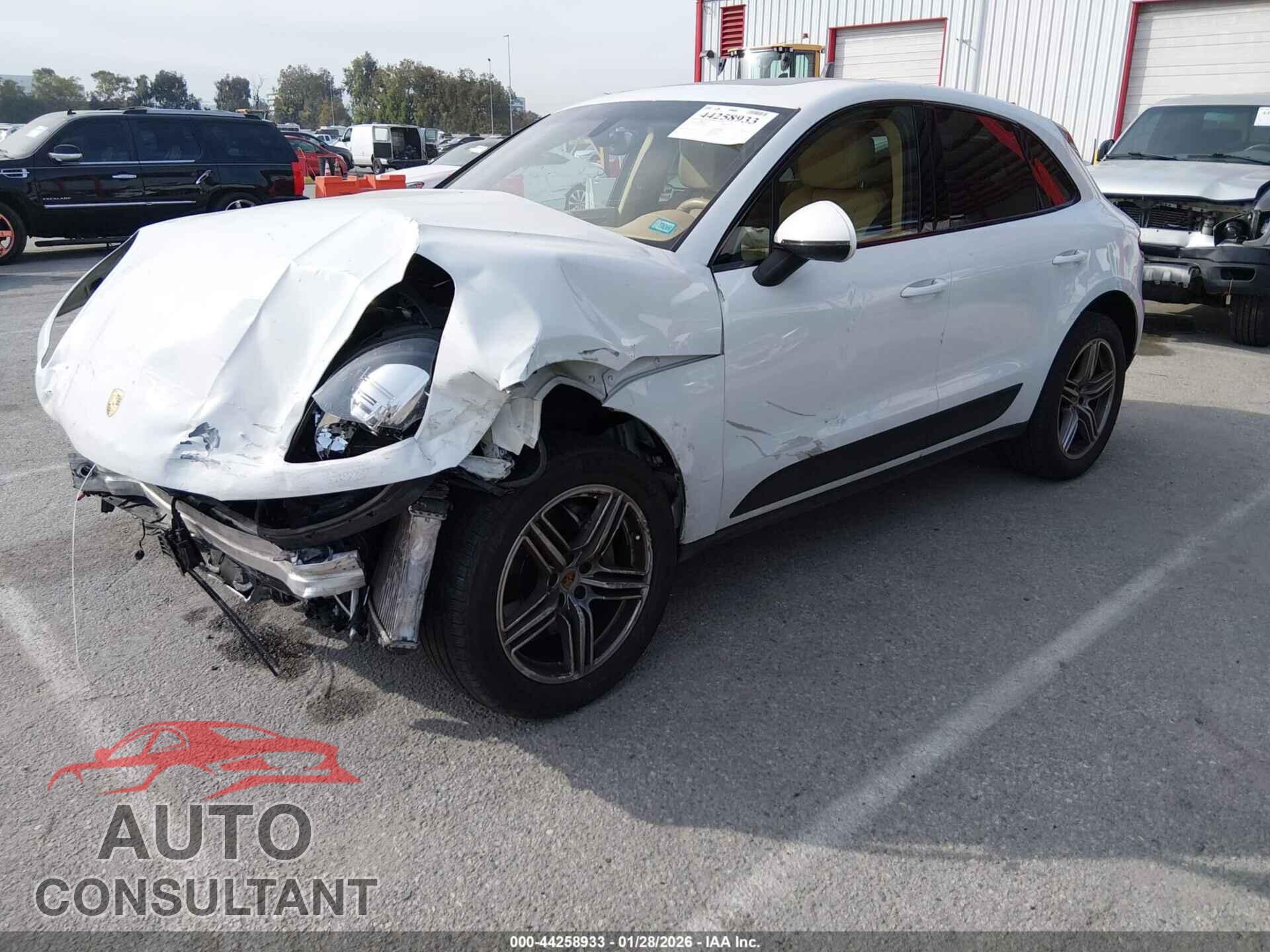 PORSCHE MACAN 2015 - WP1AB2A52FLB70127