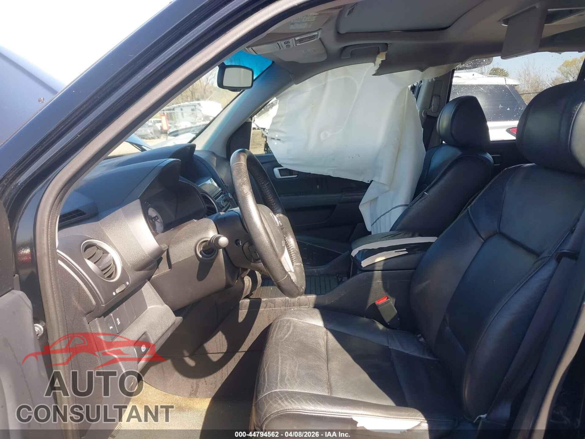 HONDA PILOT 2015 - 5FNYF4H96FB015947