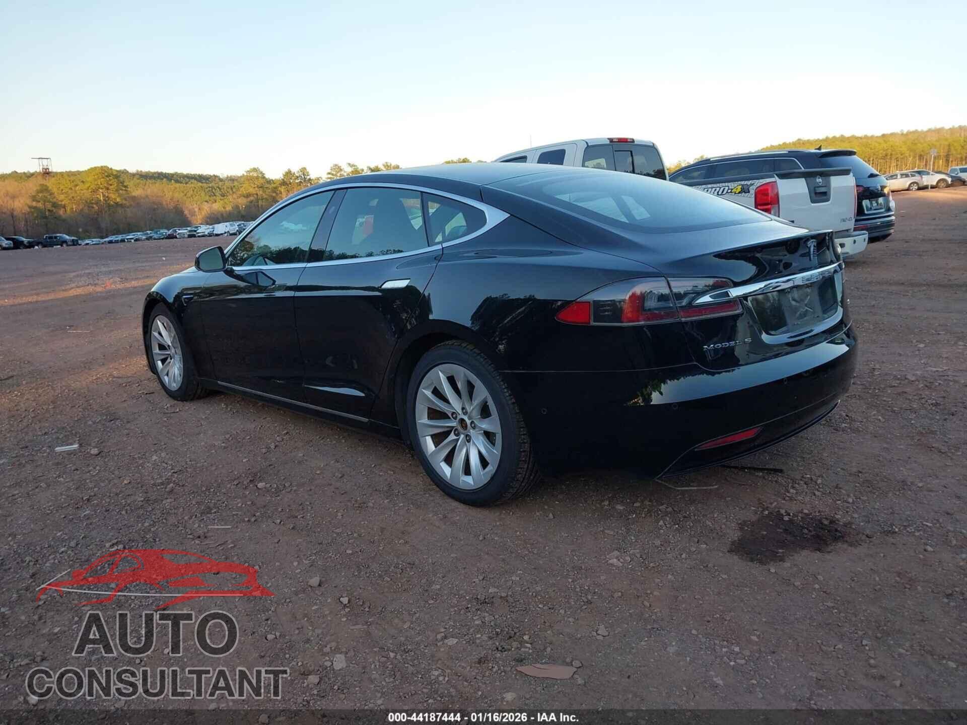 TESLA MODEL S 2017 - 5YJSA1E19HF217217