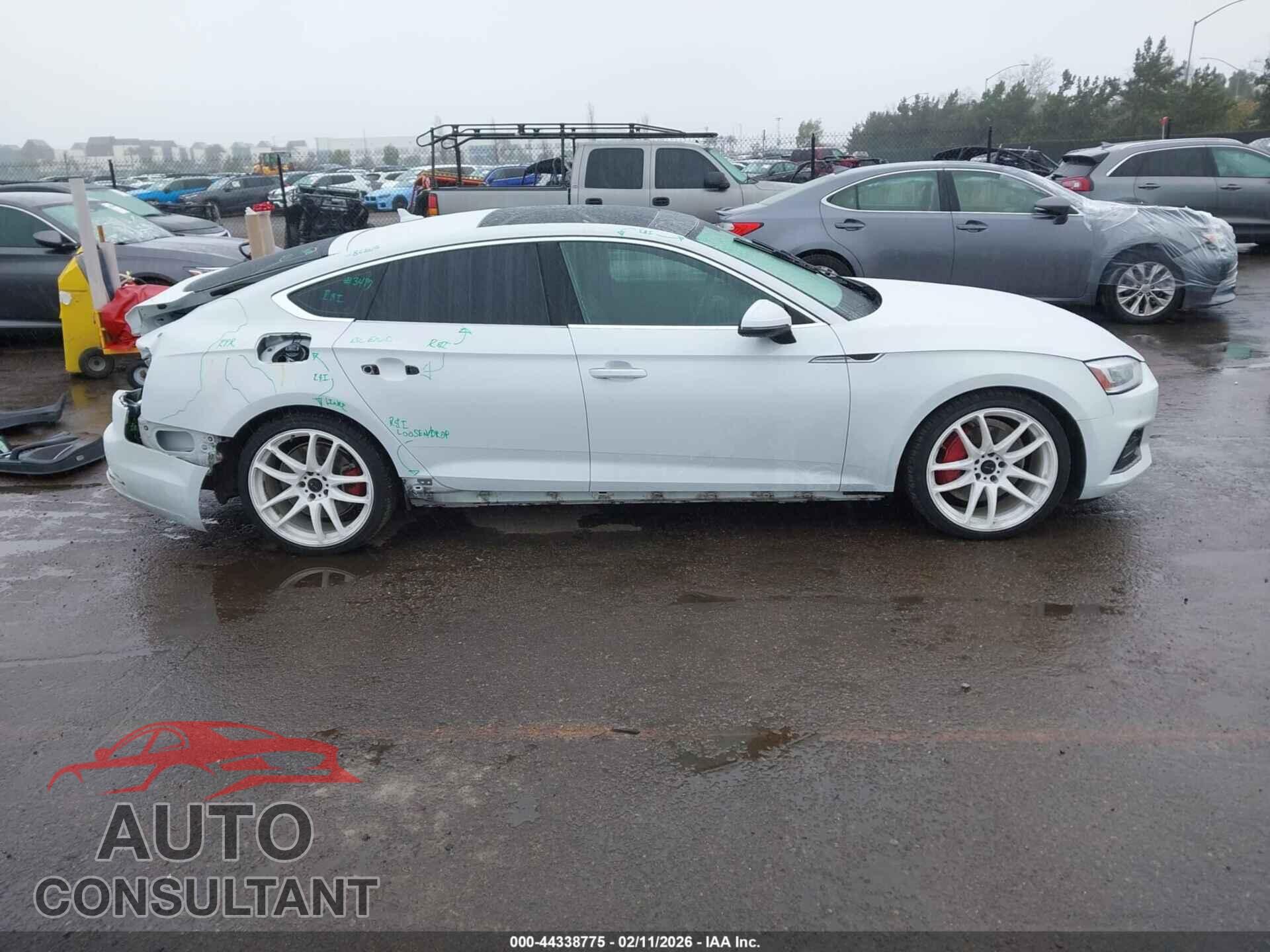 AUDI A5 2019 - WAUBNCF55KA044455