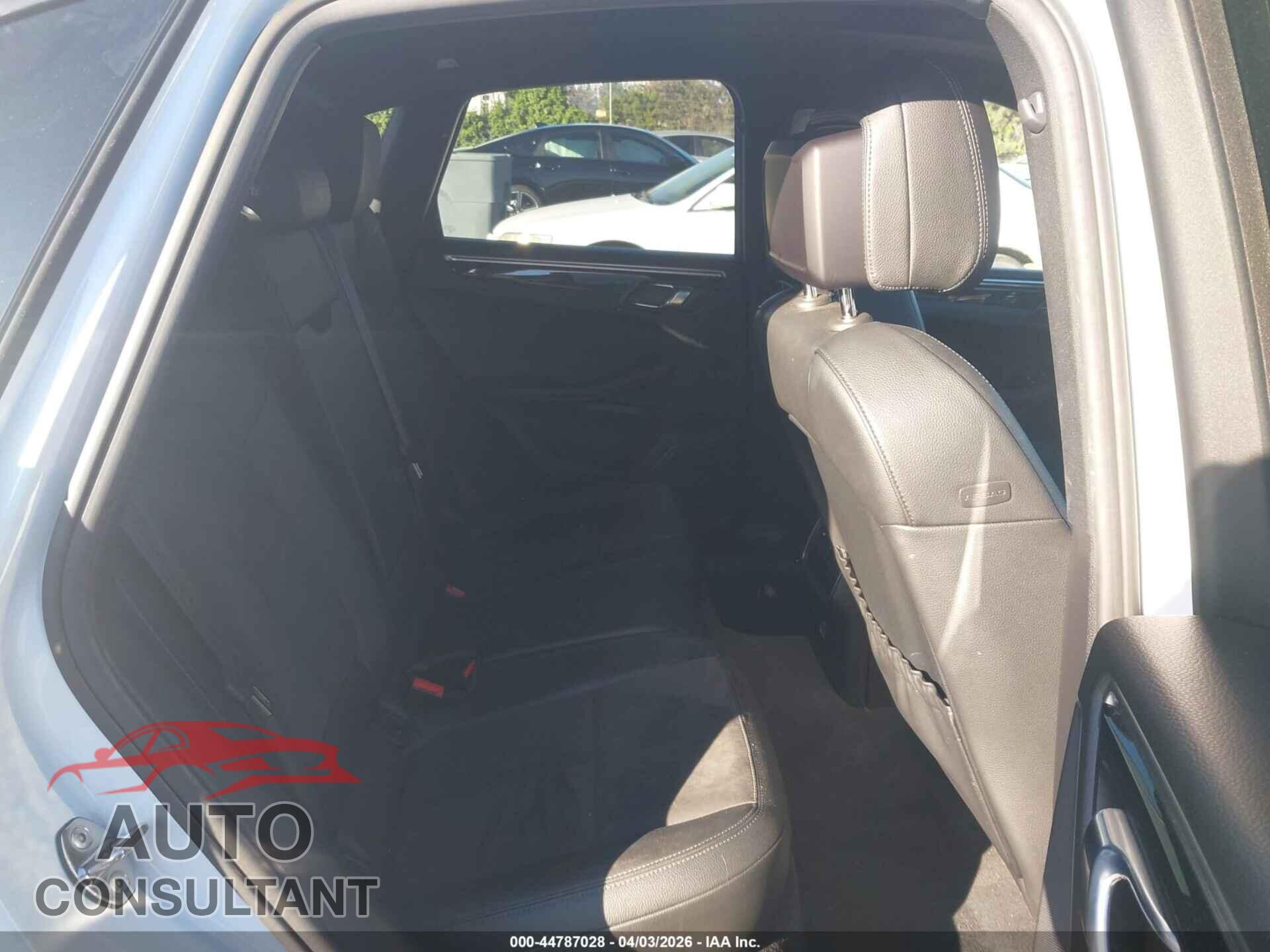 PORSCHE MACAN 2018 - WP1AA2A56JLB12985