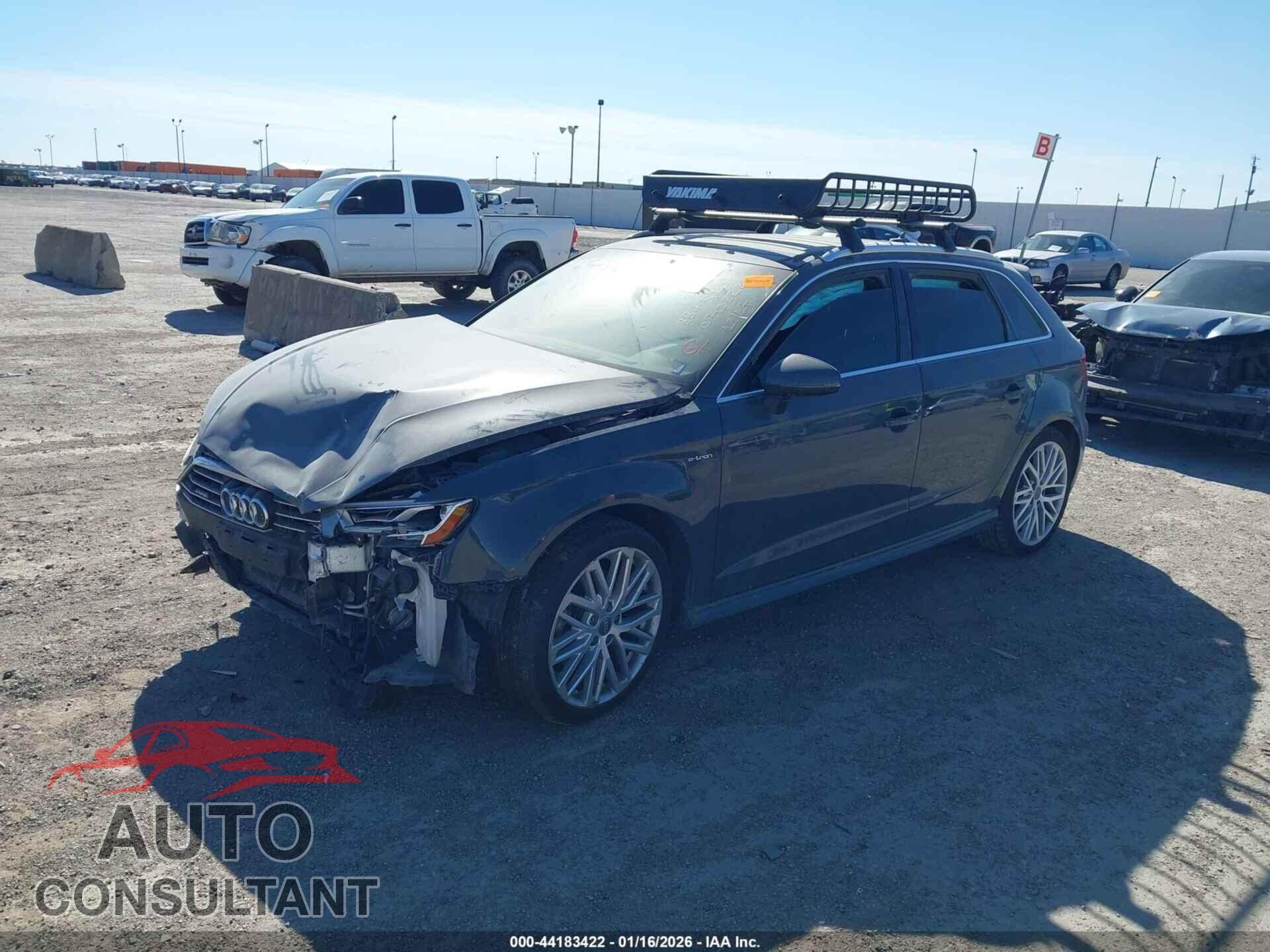 AUDI A3 E-TRON 2018 - WAUTPBFF3JA070228