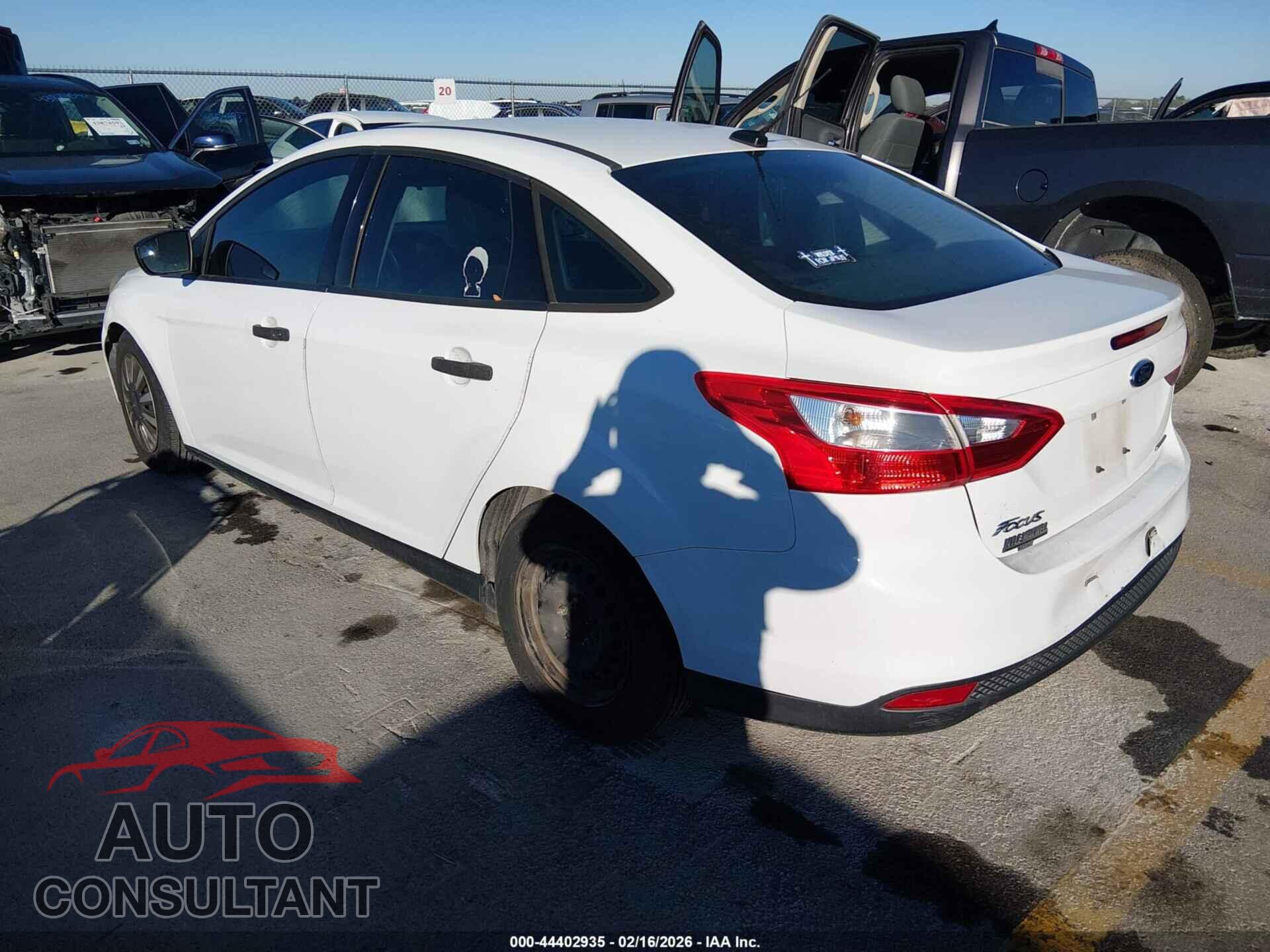 FORD FOCUS 2014 - 1FADP3E25EL270300