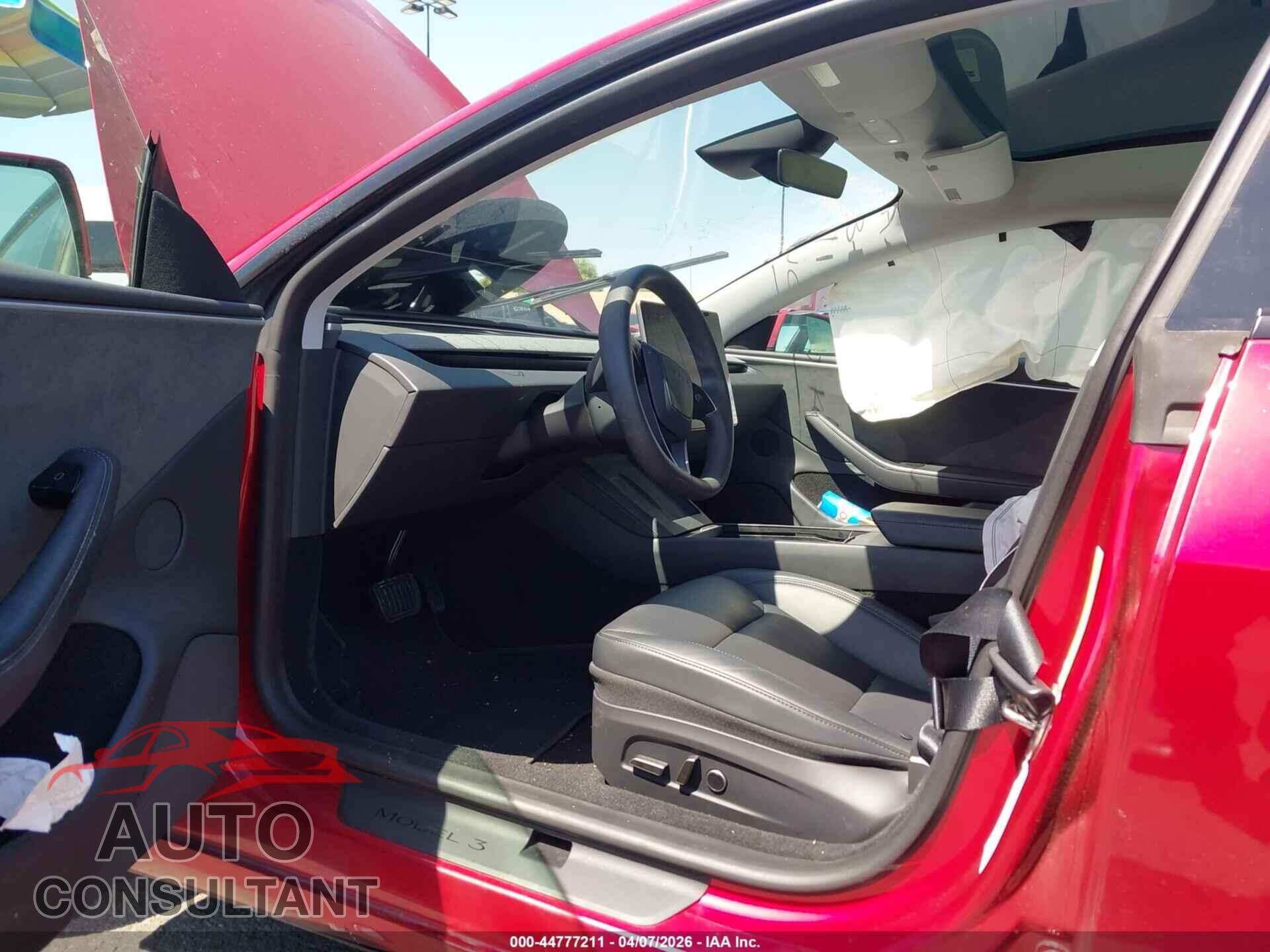 TESLA MODEL 3 2024 - 5YJ3E1EB3RF757195