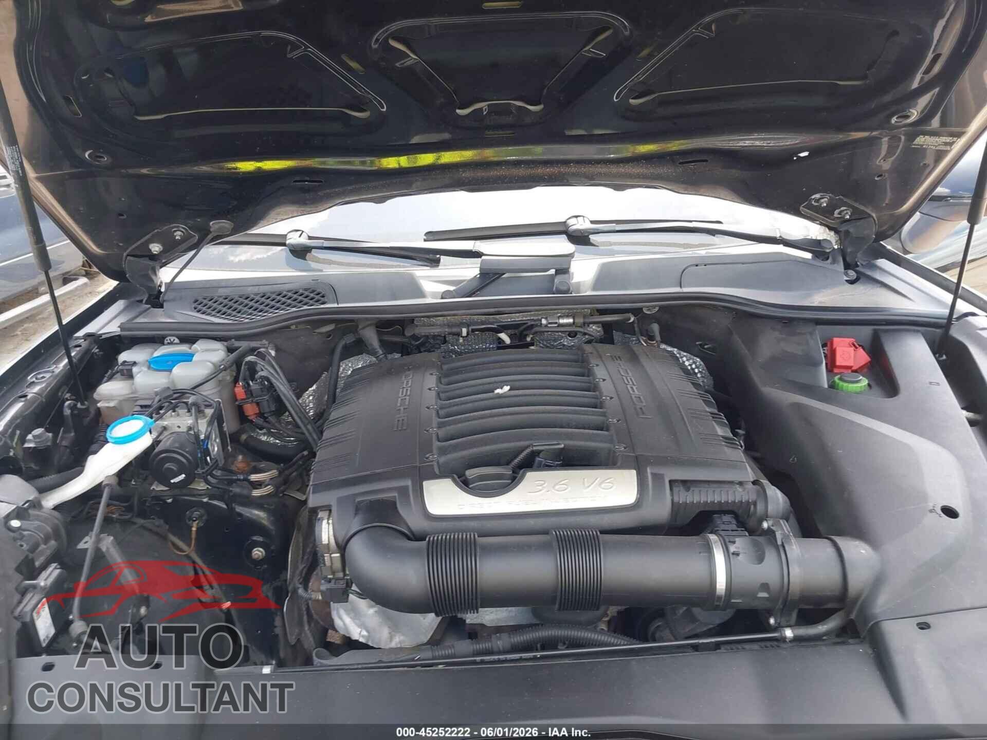 PORSCHE CAYENNE 2018 - WP1AA2A29JKA00497