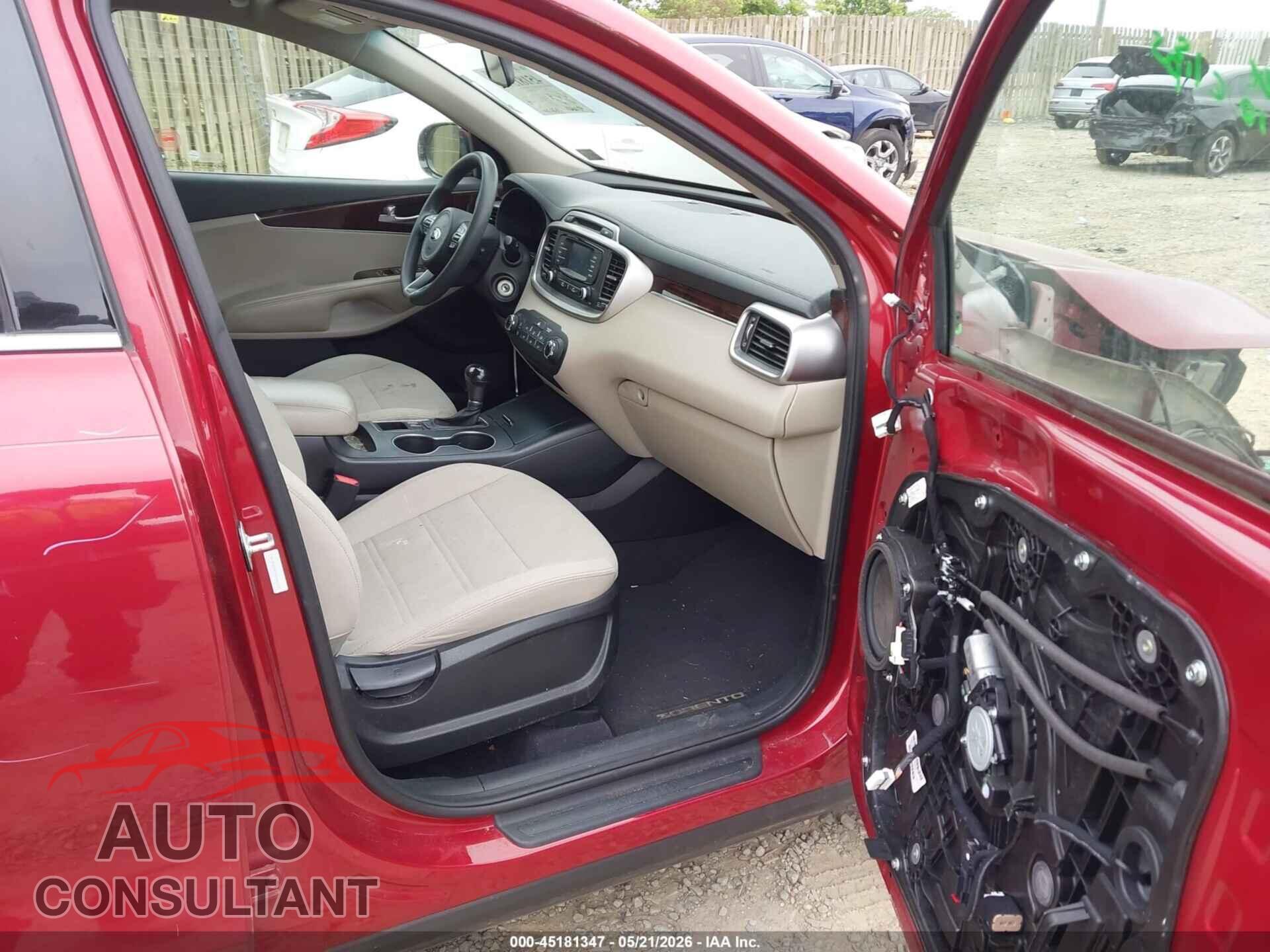 KIA SORENTO 2017 - 5XYPGDA5XHG324123