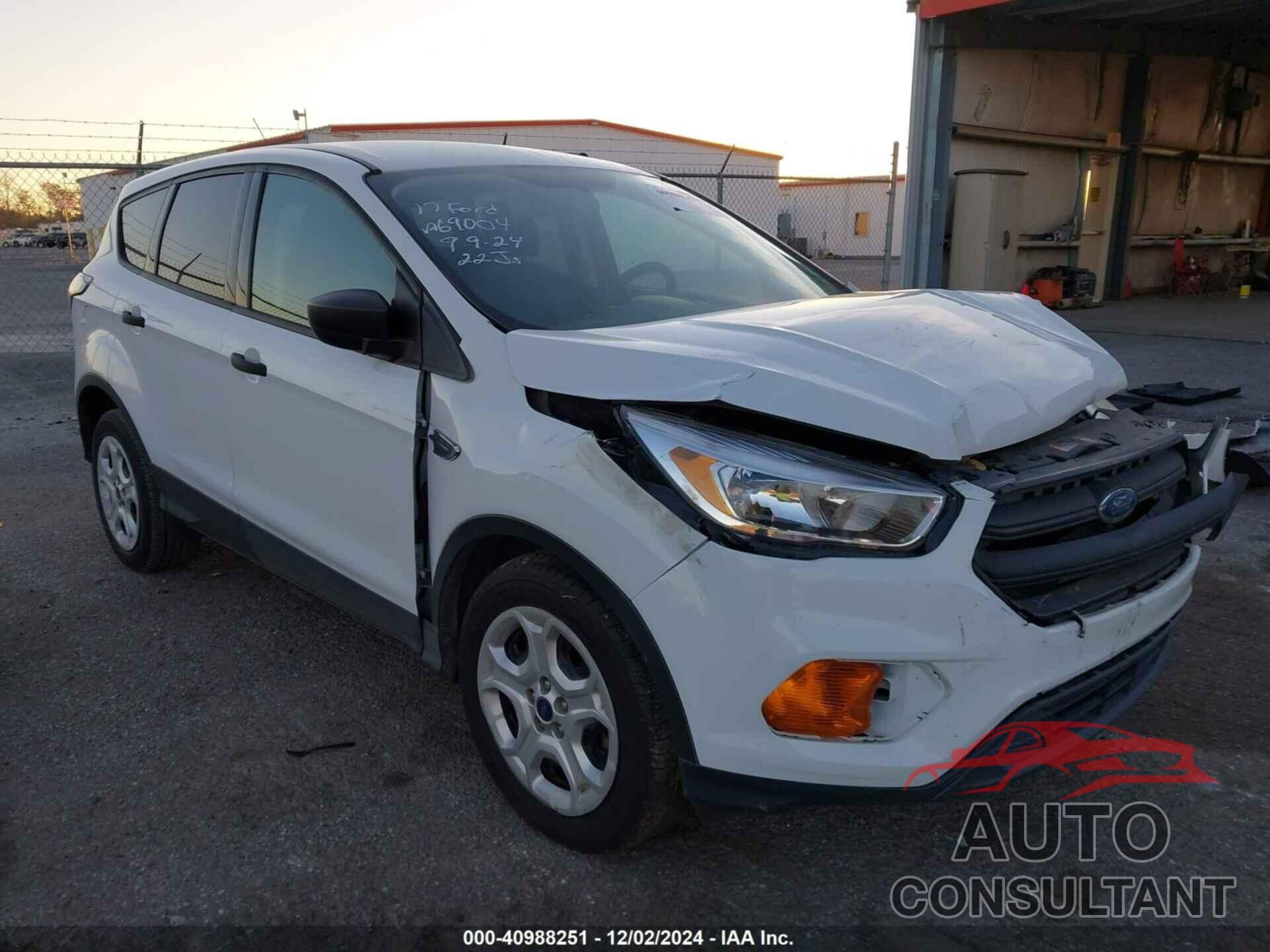 FORD ESCAPE 2017 - 1FMCU0F72HUA69004