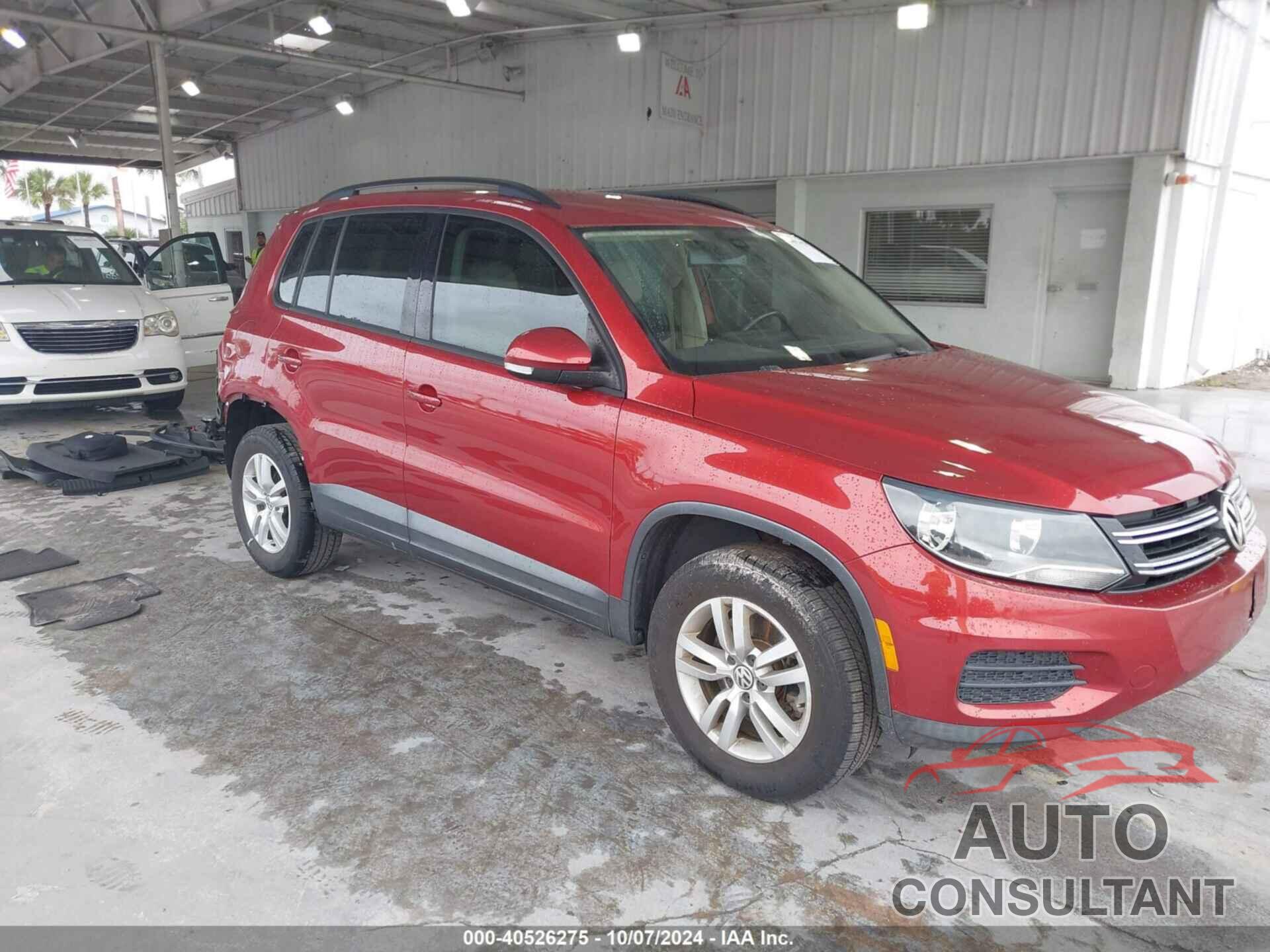 VOLKSWAGEN TIGUAN 2016 - WVGAV7AX5GW056948