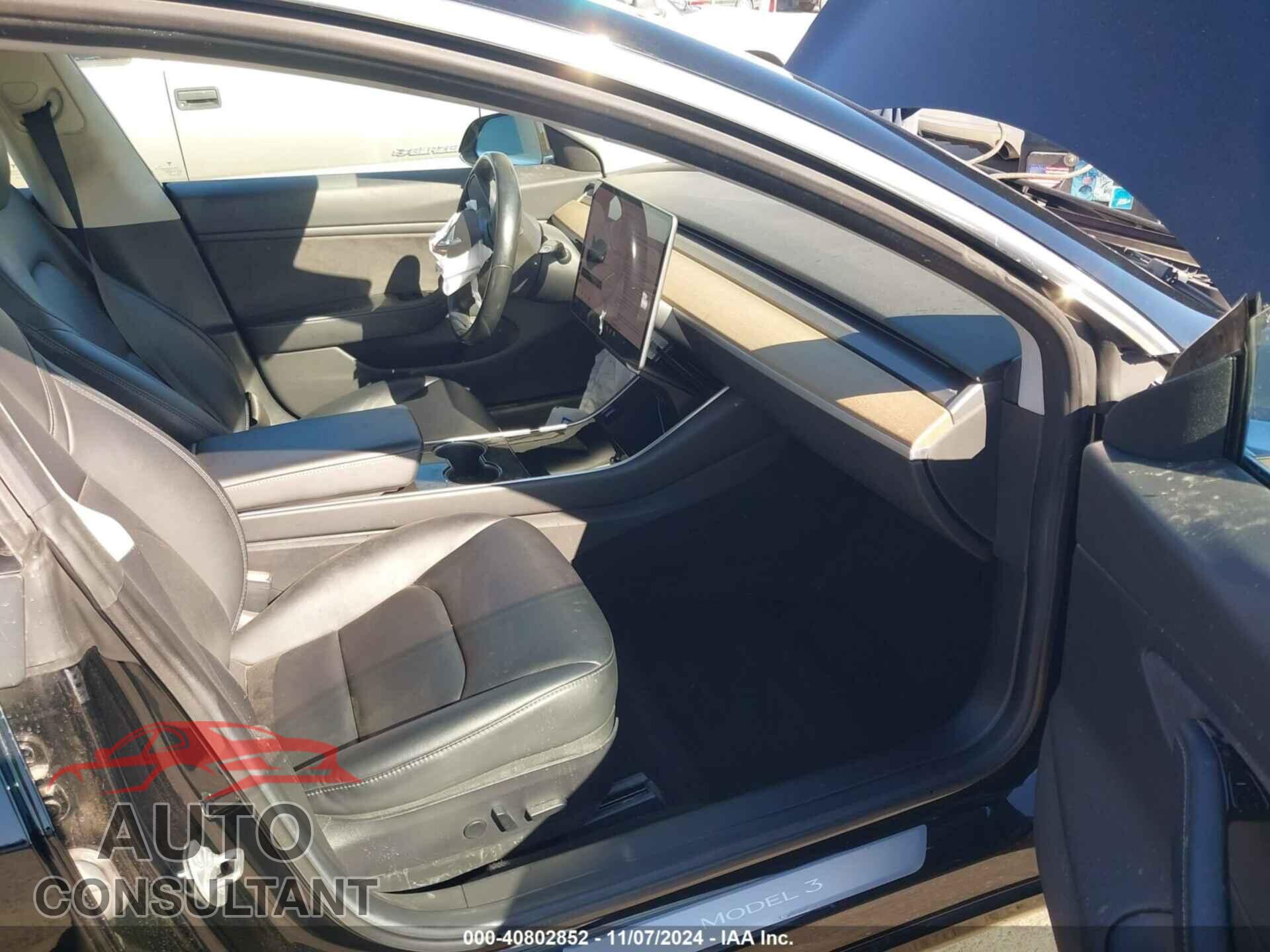 TESLA MODEL 3 2018 - 5YJ3E1EA1JF151745