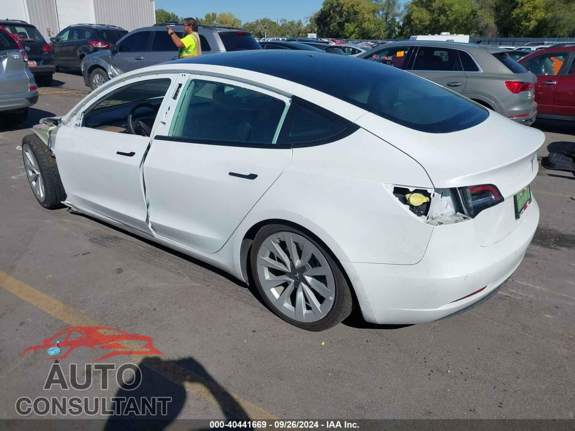 TESLA MODEL 3 2022 - 5YJ3E1EA6NF188084