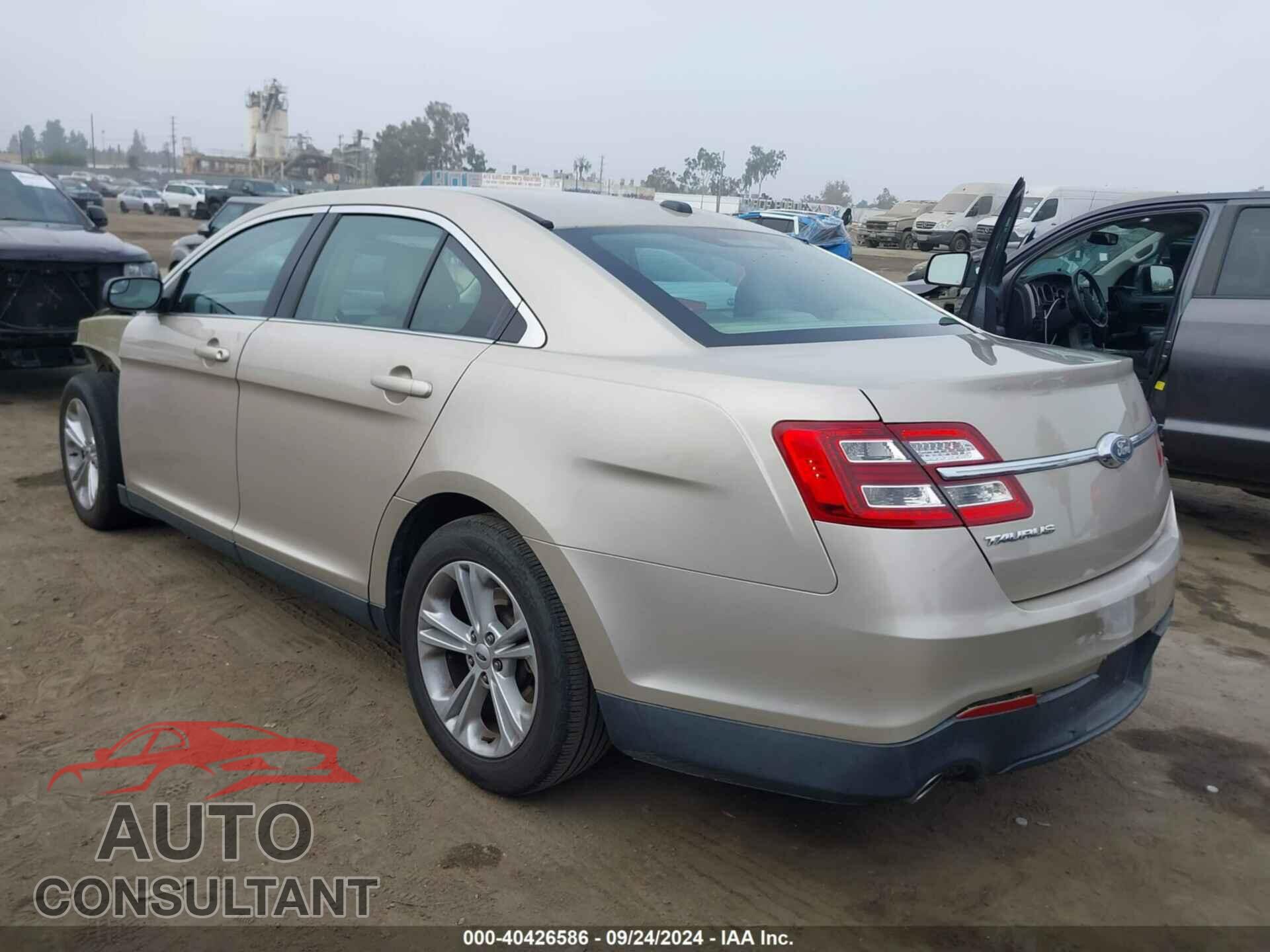 FORD TAURUS 2017 - 1FAHP2D83HG111984
