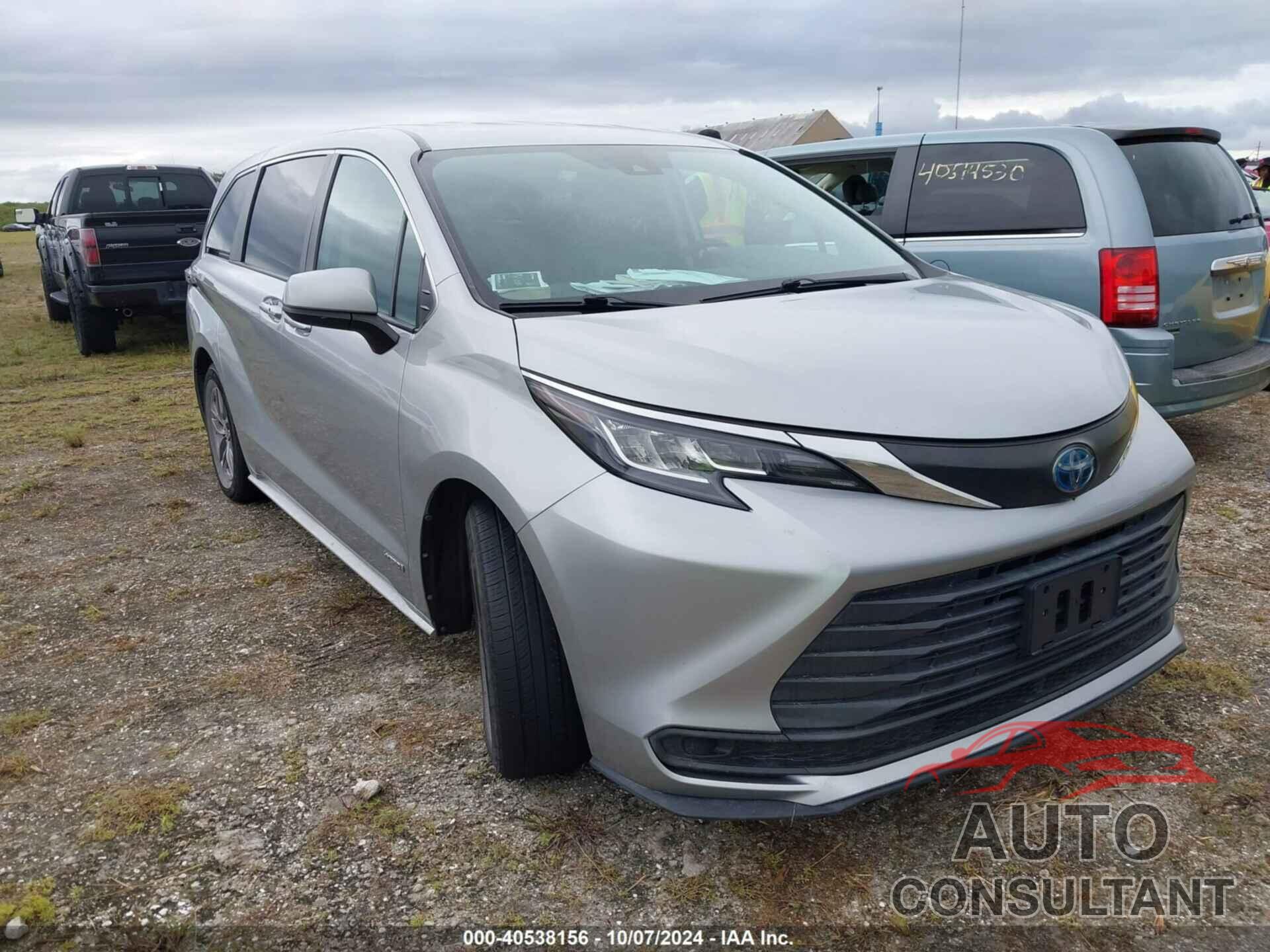 TOYOTA SIENNA 2021 - 5TDKRKEC6MS028840