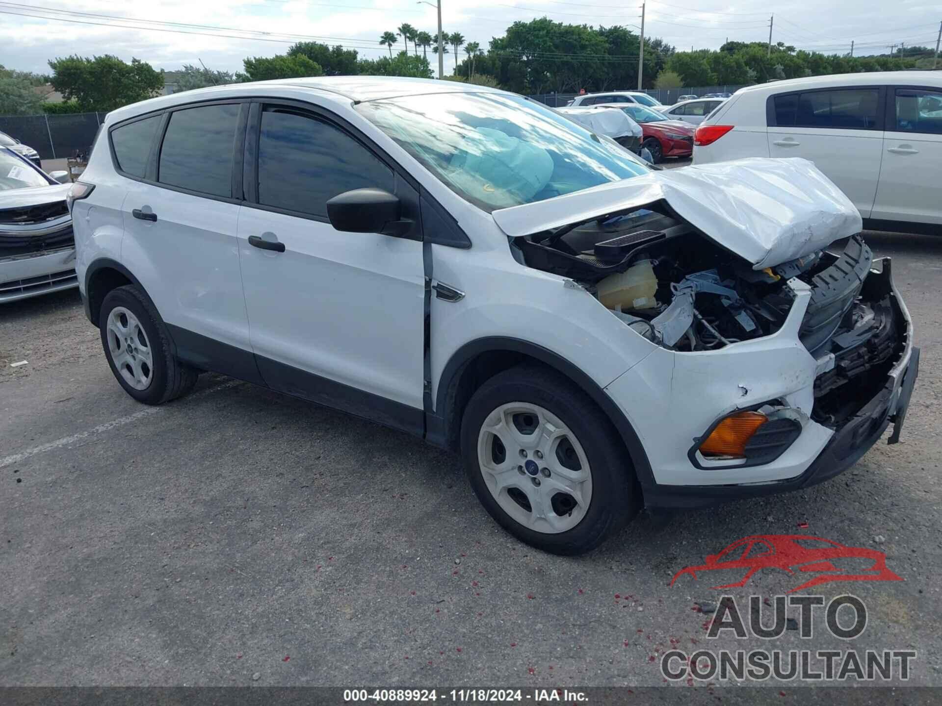 FORD ESCAPE 2017 - 1FMCU0F79HUC51573