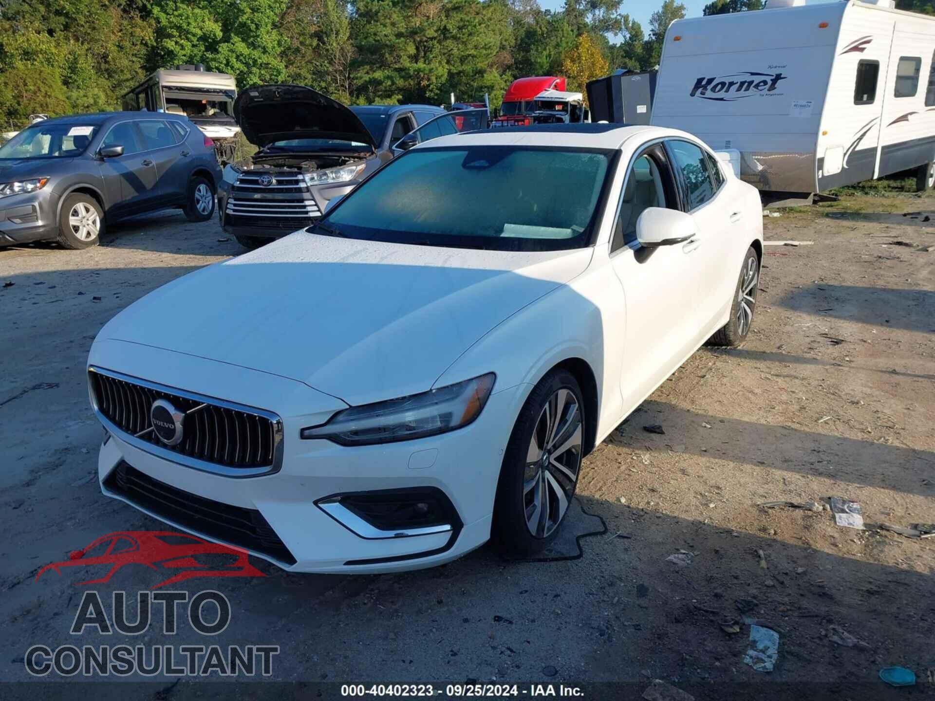VOLVO S60 2023 - 7JRL12FA1PG252140