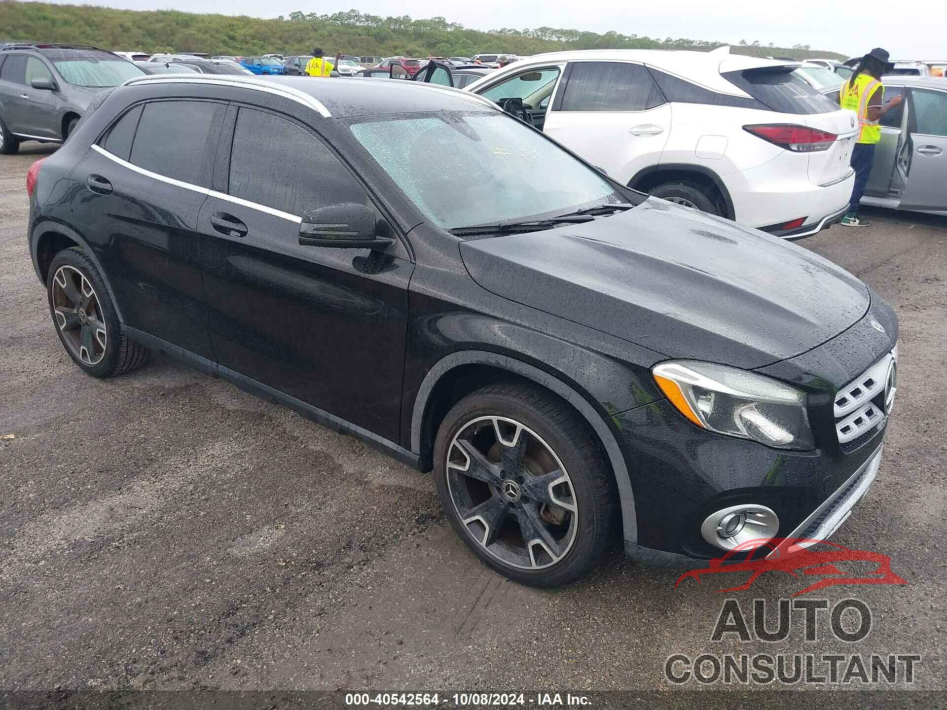 MERCEDES-BENZ GLA 2018 - WDCTG4EB3JJ439452