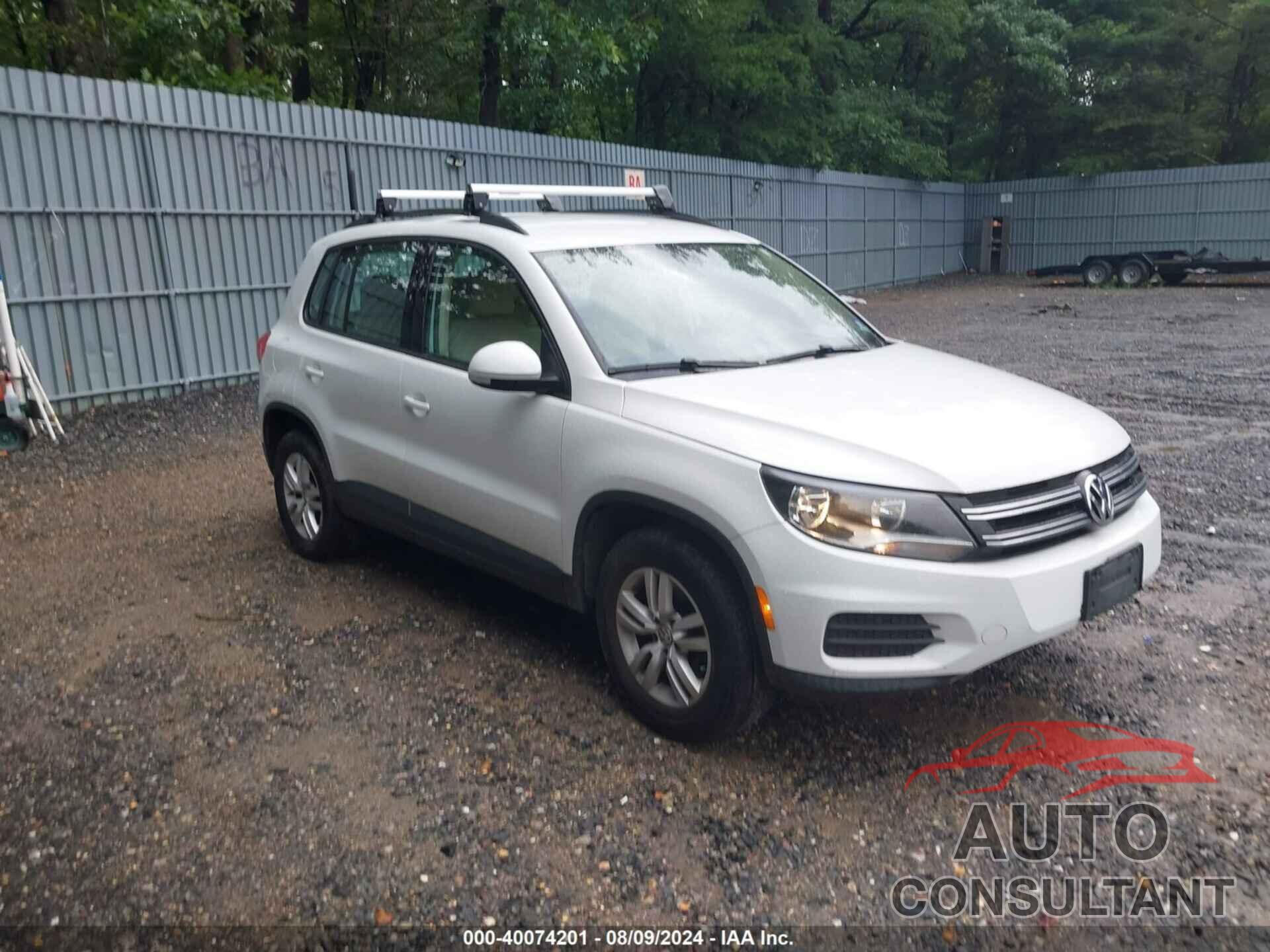 VOLKSWAGEN TIGUAN 2017 - WVGBV7AX3HK029373