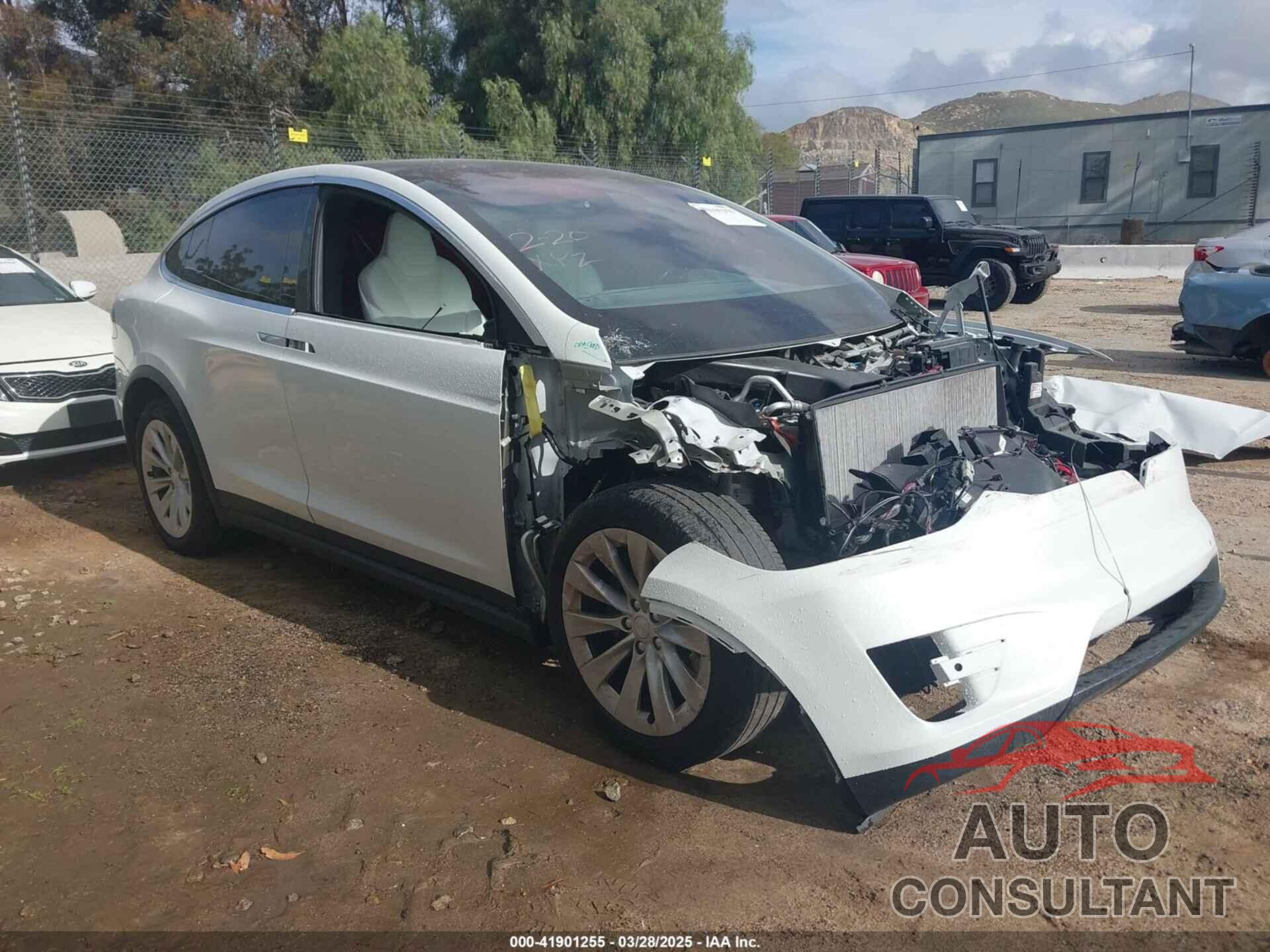 TESLA MODEL X 2018 - 5YJXCBE26JF104667
