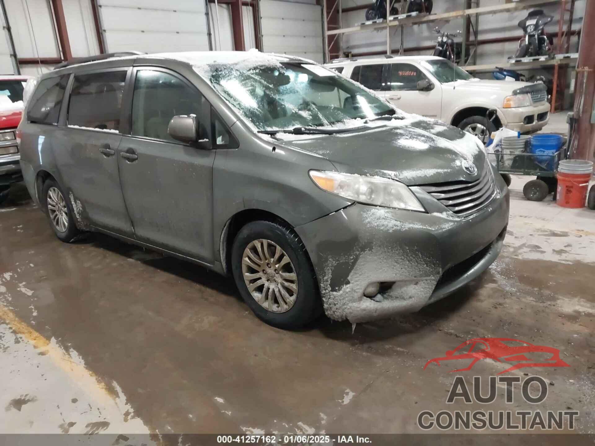 TOYOTA SIENNA 2013 - 5TDYK3DC5DS307590