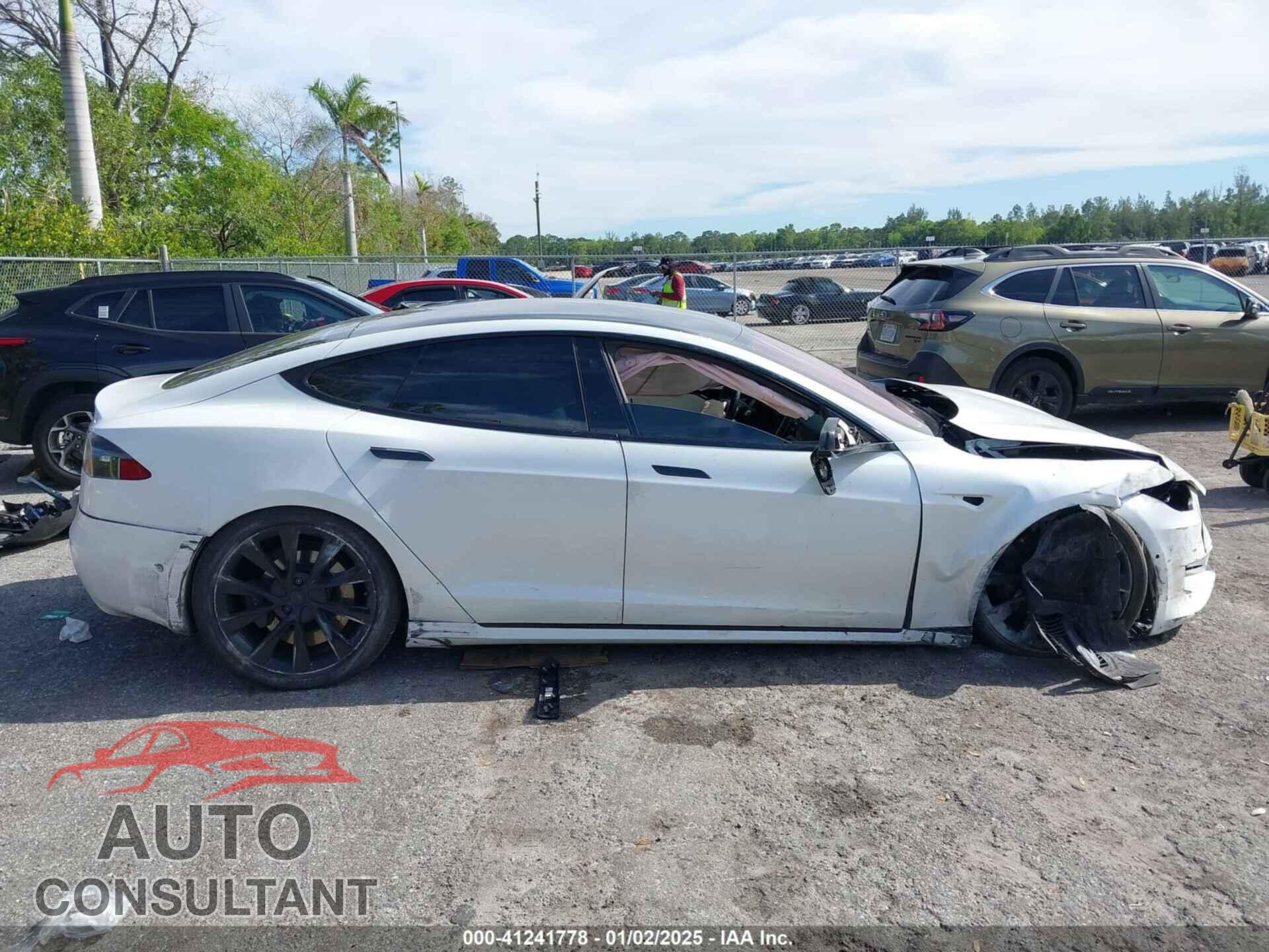 TESLA MODEL S 2020 - 5YJSA1E2XLF360260