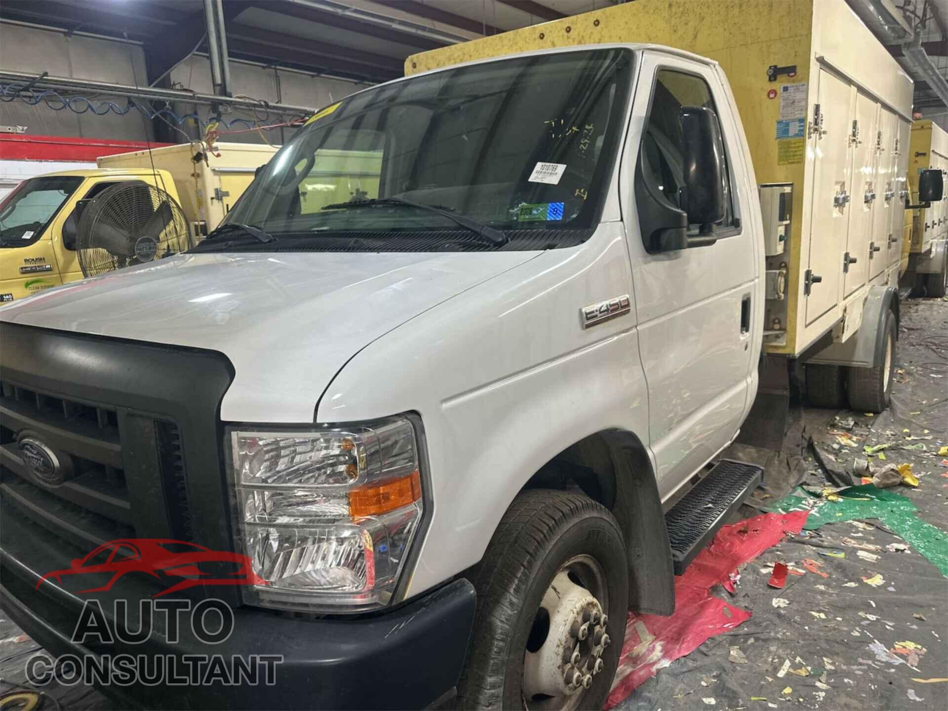 FORD ECONOLINE 2019 - 1FDXE4FS2KDC19372