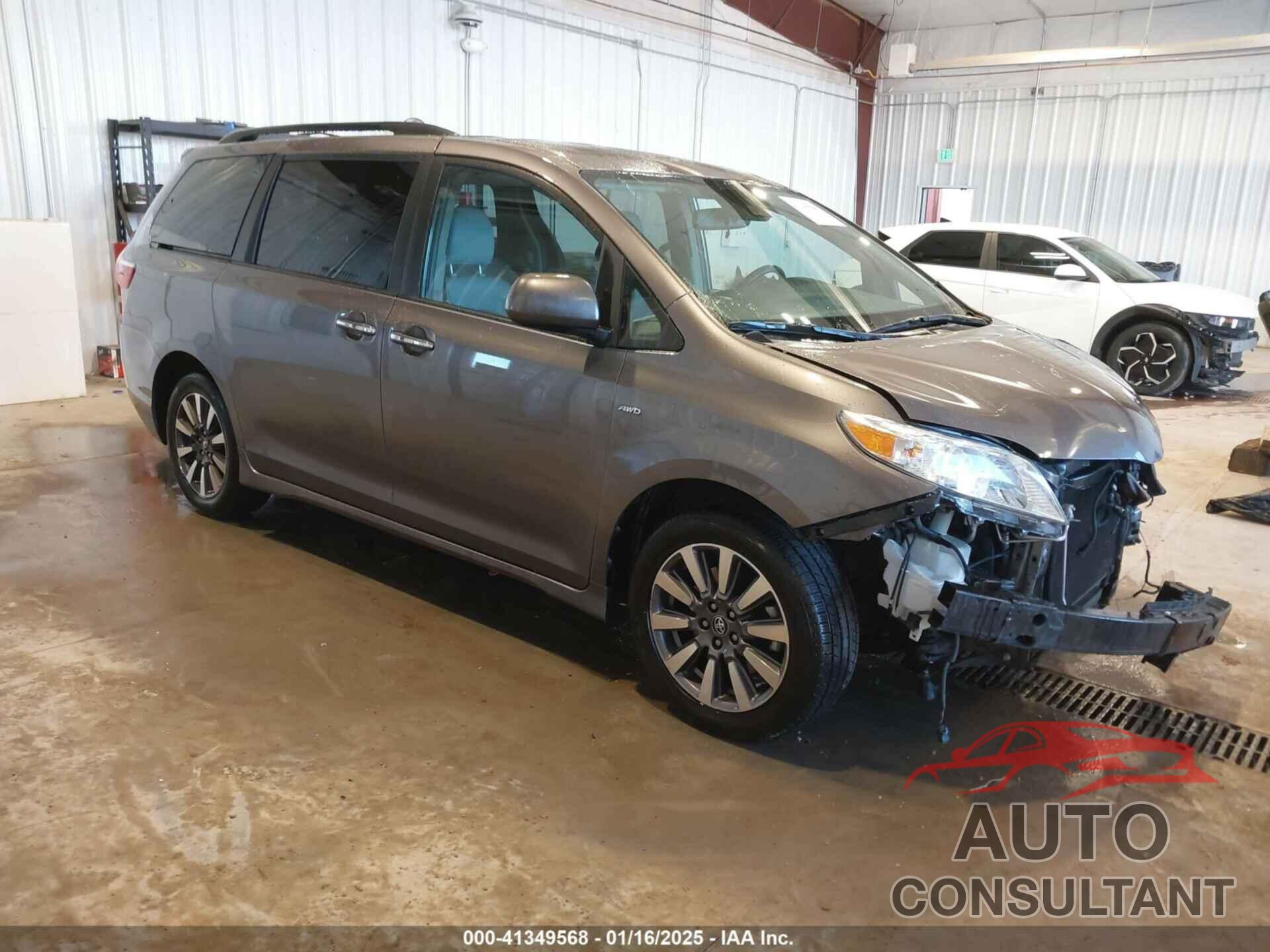 TOYOTA SIENNA 2018 - 5TDDZ3DC1JS205449