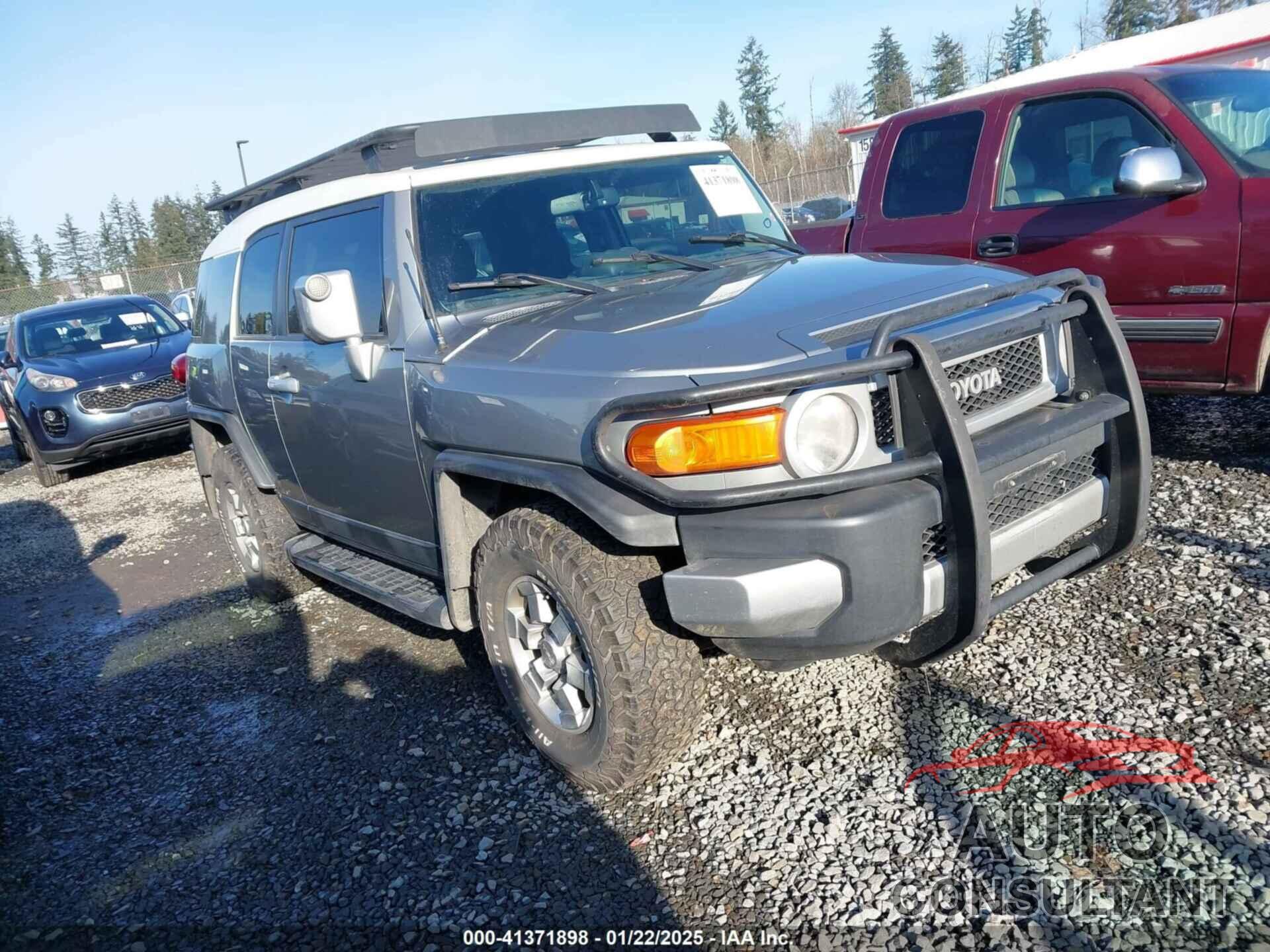 TOYOTA FJ CRUISER 2012 - JTEBU4BF1CK136051