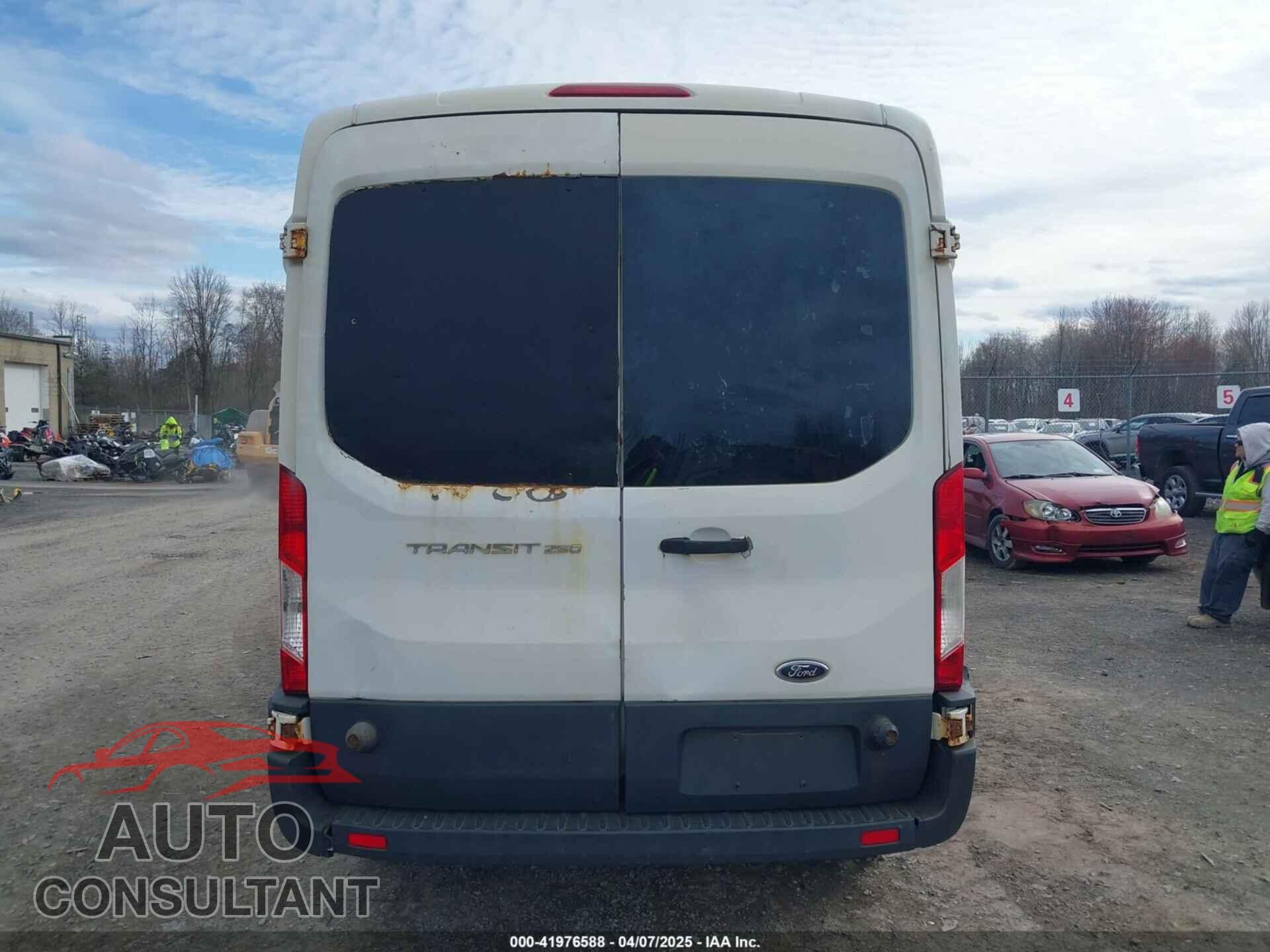 FORD TRANSIT-250 2015 - 1FTNR2CM2FKA03405