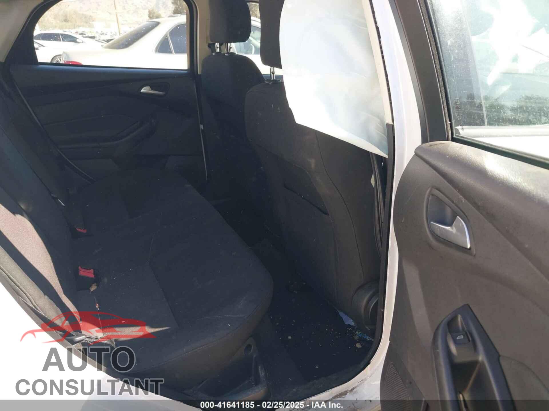 FORD FOCUS 2015 - 1FADP3F20FL243036