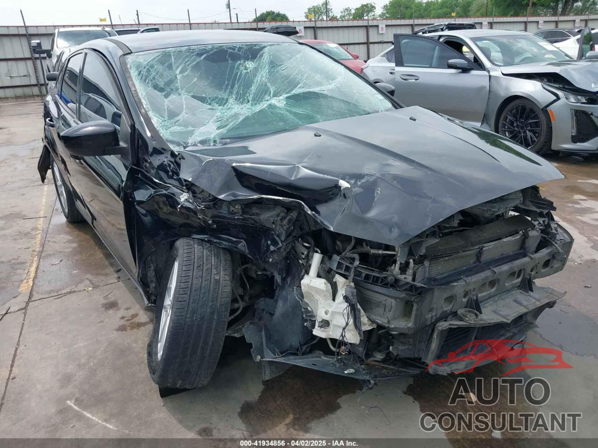FORD FOCUS 2018 - 1FADP3F22JL311975