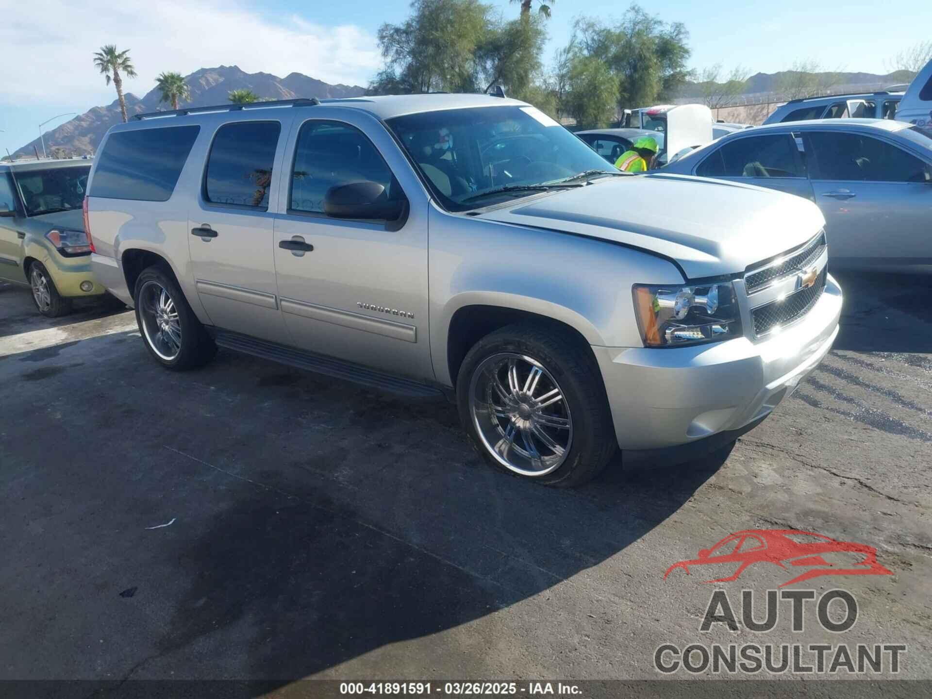 CHEVROLET SUBURBAN 2010 - 1GNUCHE02AR204383