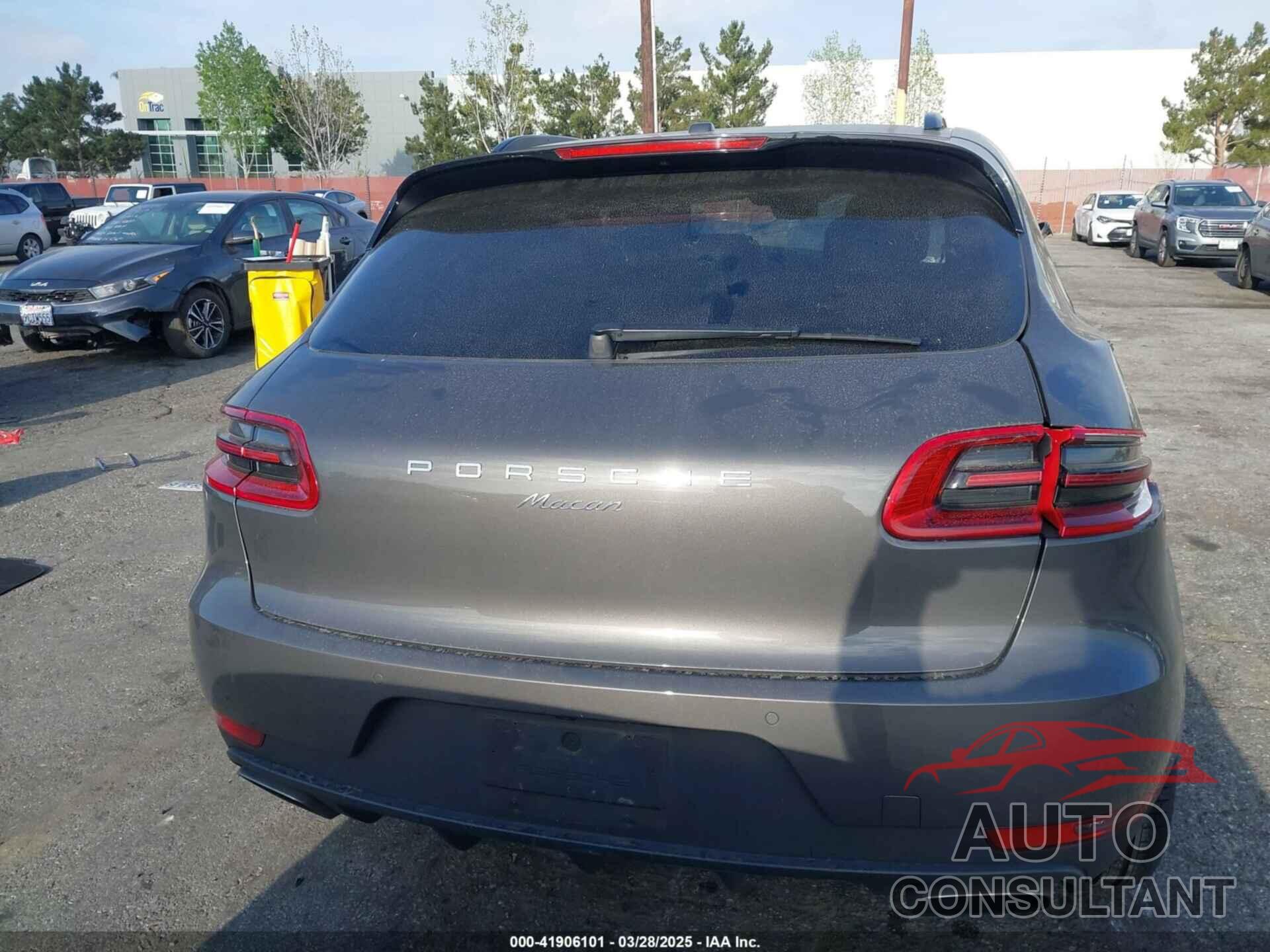 PORSCHE MACAN 2018 - WP1AA2A54JLB14685