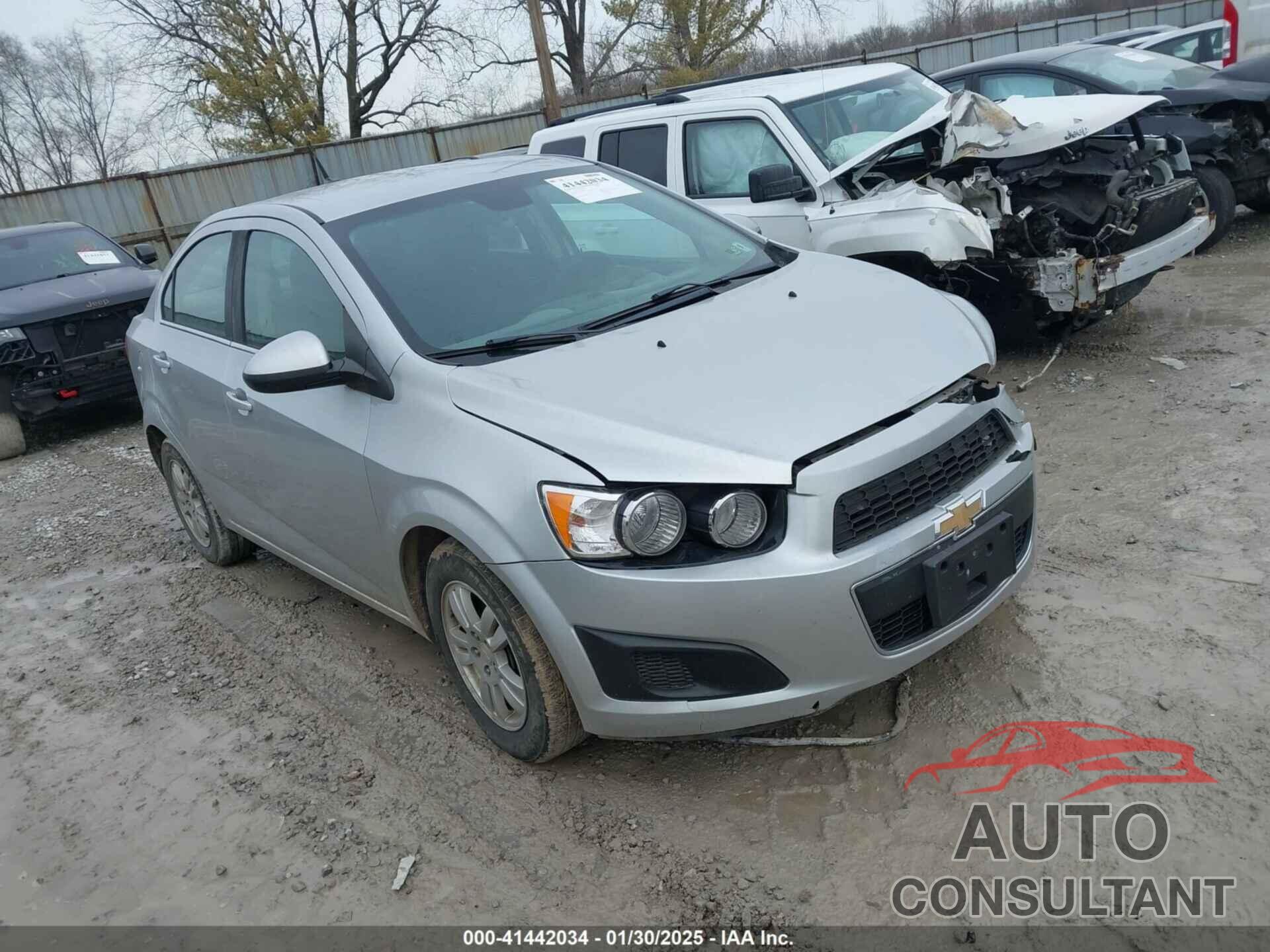 CHEVROLET SONIC 2013 - 1G1JC5SH0D4180938