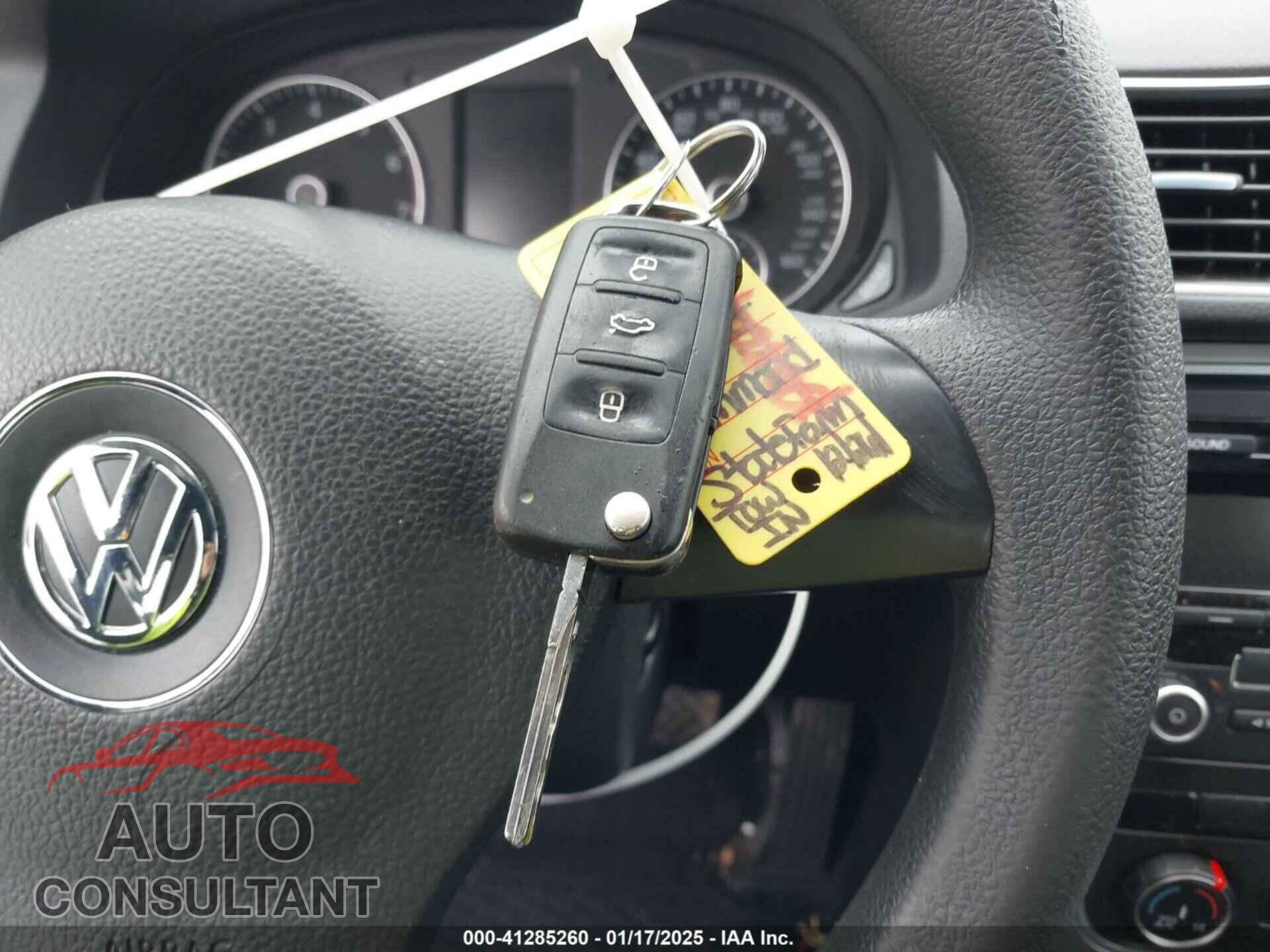 VOLKSWAGEN PASSAT 2014 - 1VWAP7A39EC002589