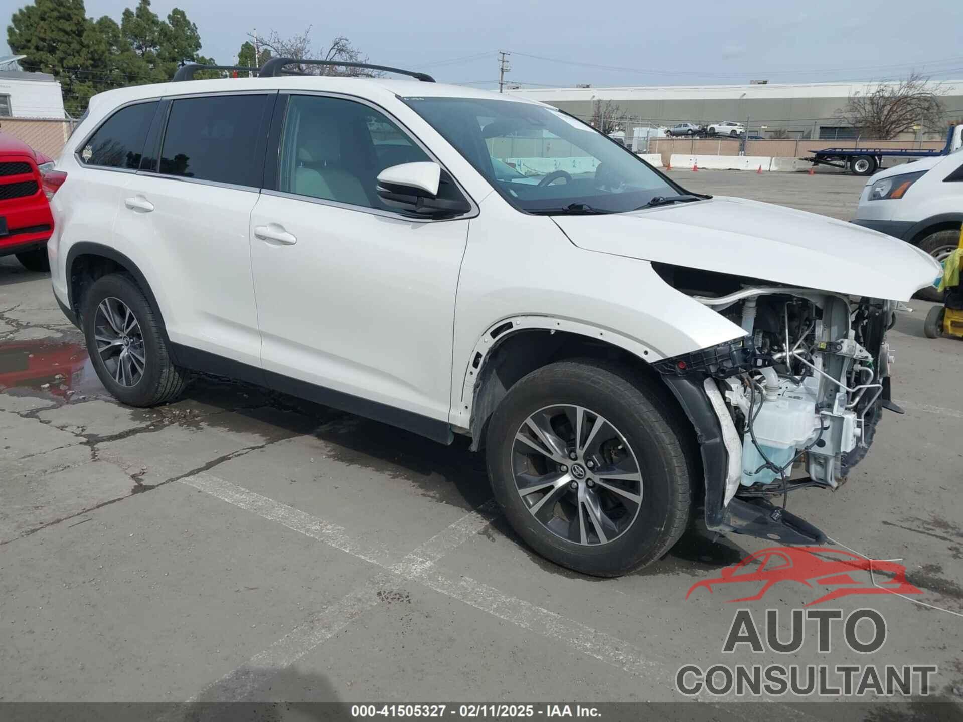 TOYOTA HIGHLANDER 2019 - 5TDZZRFH1KS310236
