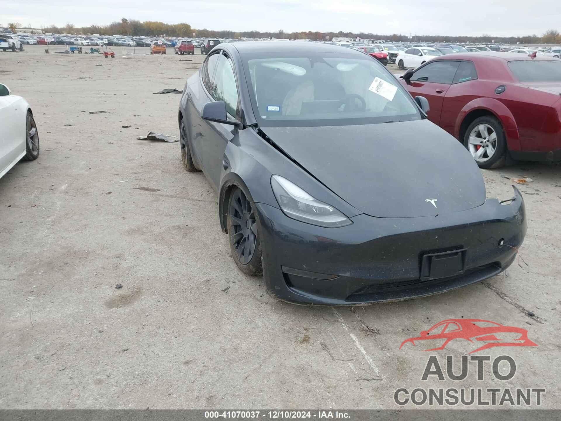 TESLA MODEL Y 2024 - 7SAYGDED0RF016038