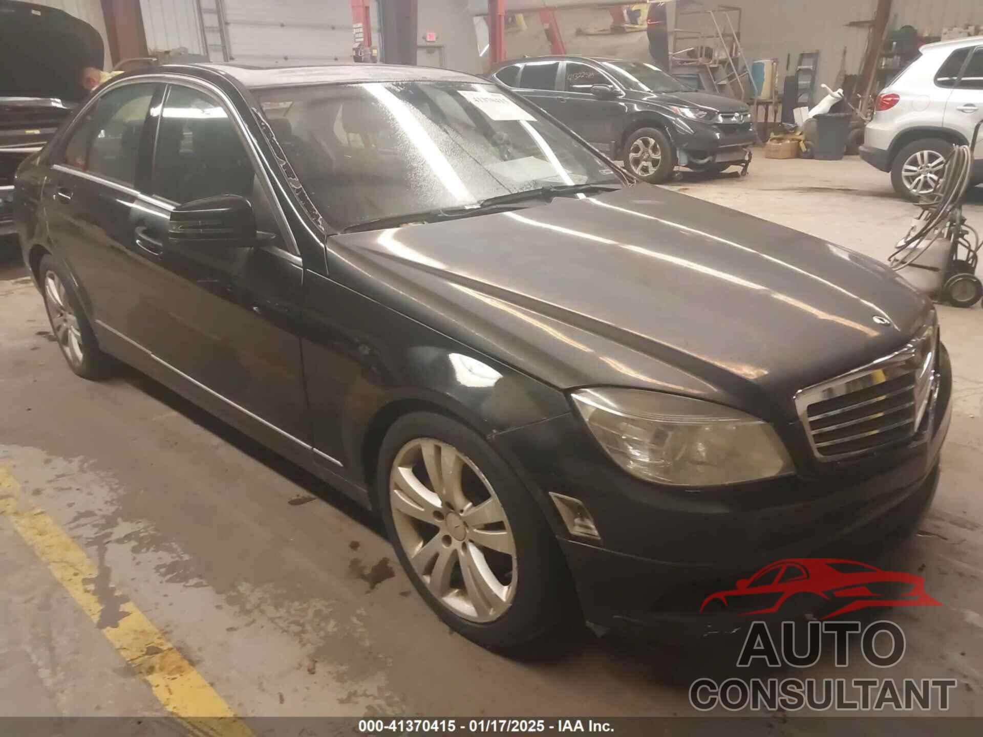 MERCEDES-BENZ C 300 2011 - WDDGF8BB7BR168197