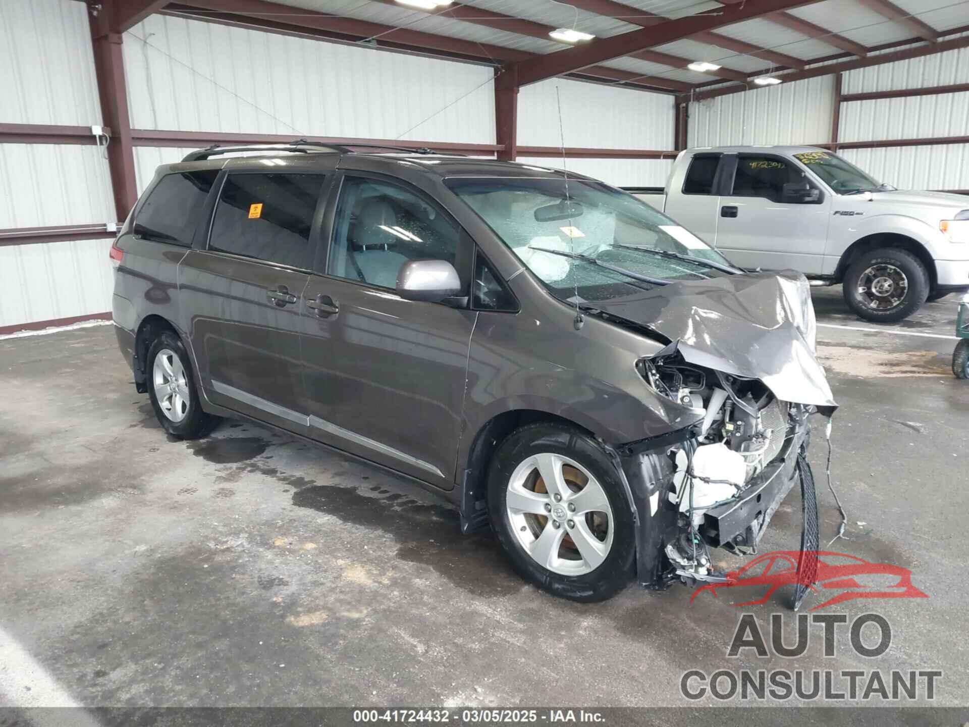 TOYOTA SIENNA 2013 - 5TDKK3DC8DS403901