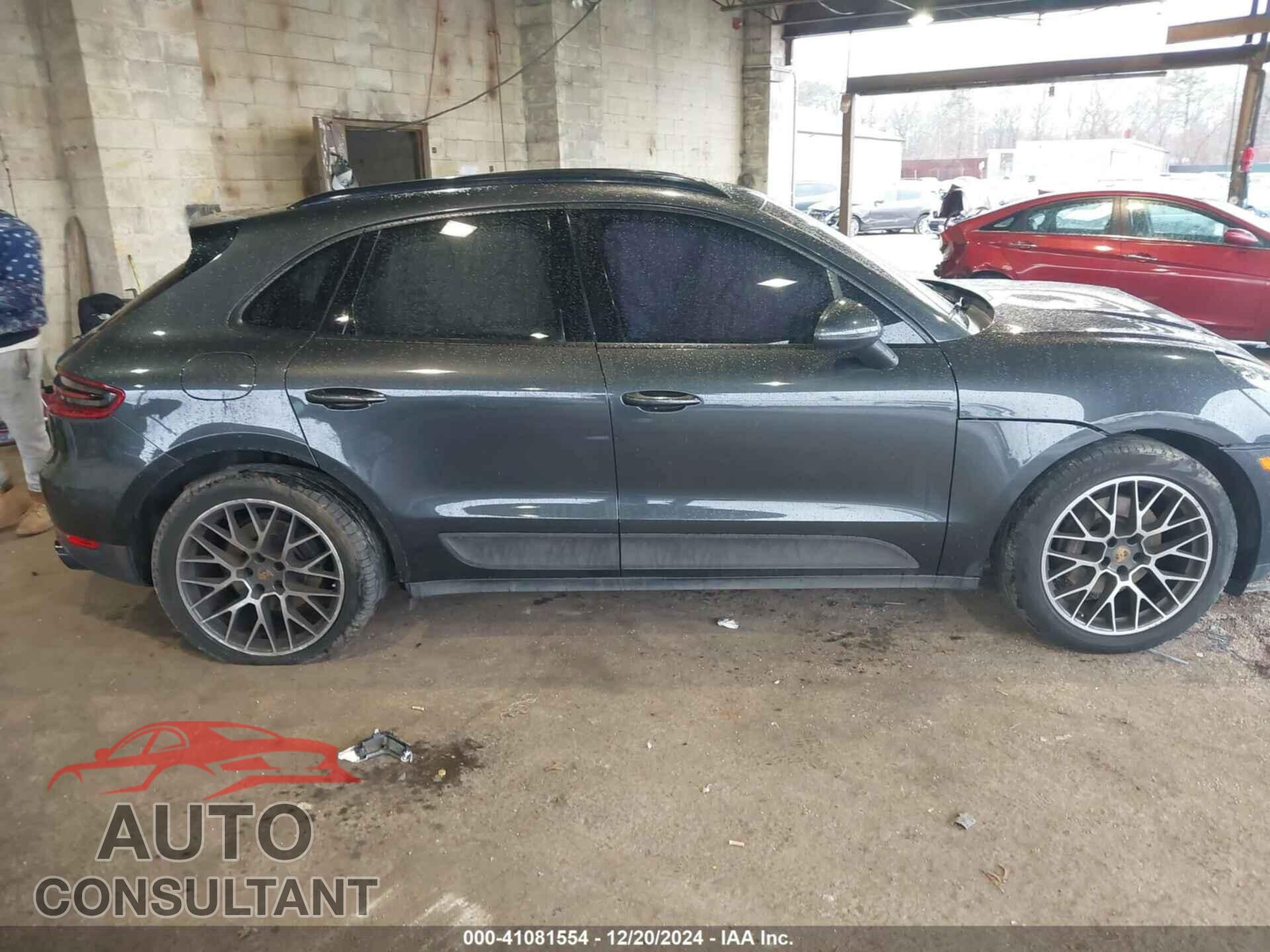 PORSCHE MACAN 2018 - WP1AA2A57JLB14924