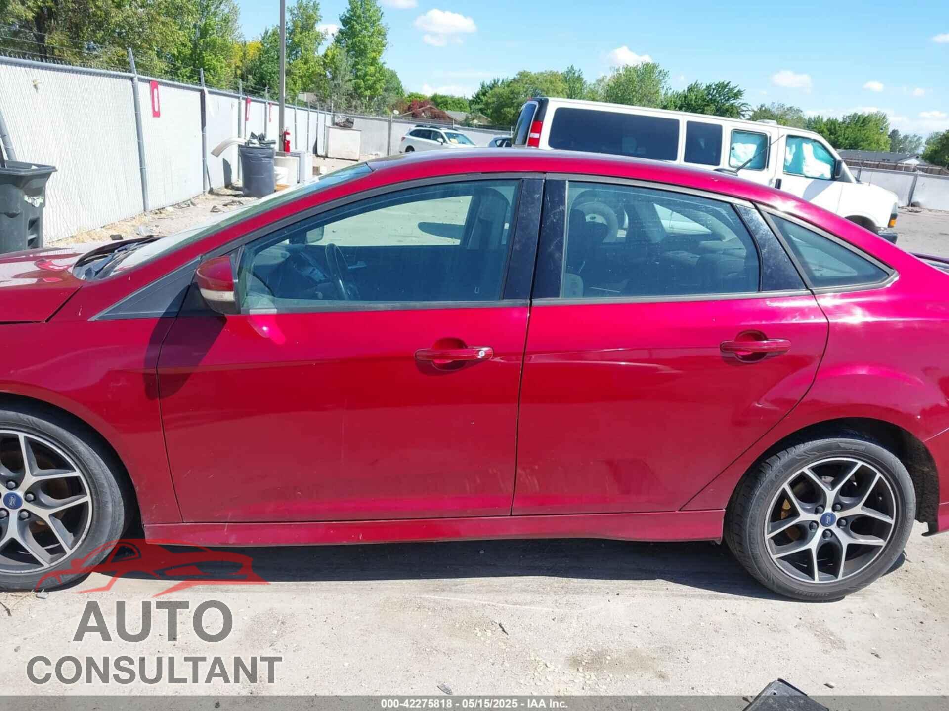 FORD FOCUS 2015 - 1FADP3F20FL256966
