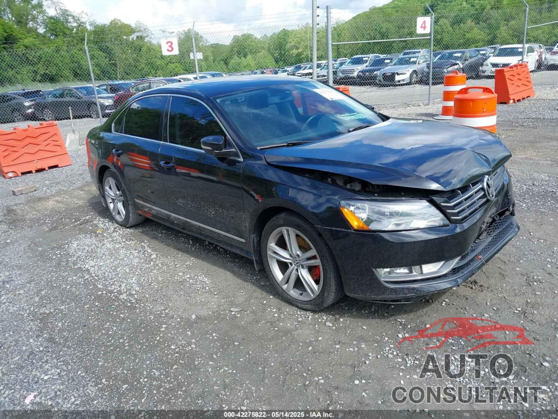 VOLKSWAGEN PASSAT 2015 - 1VWCV7A37FC070485