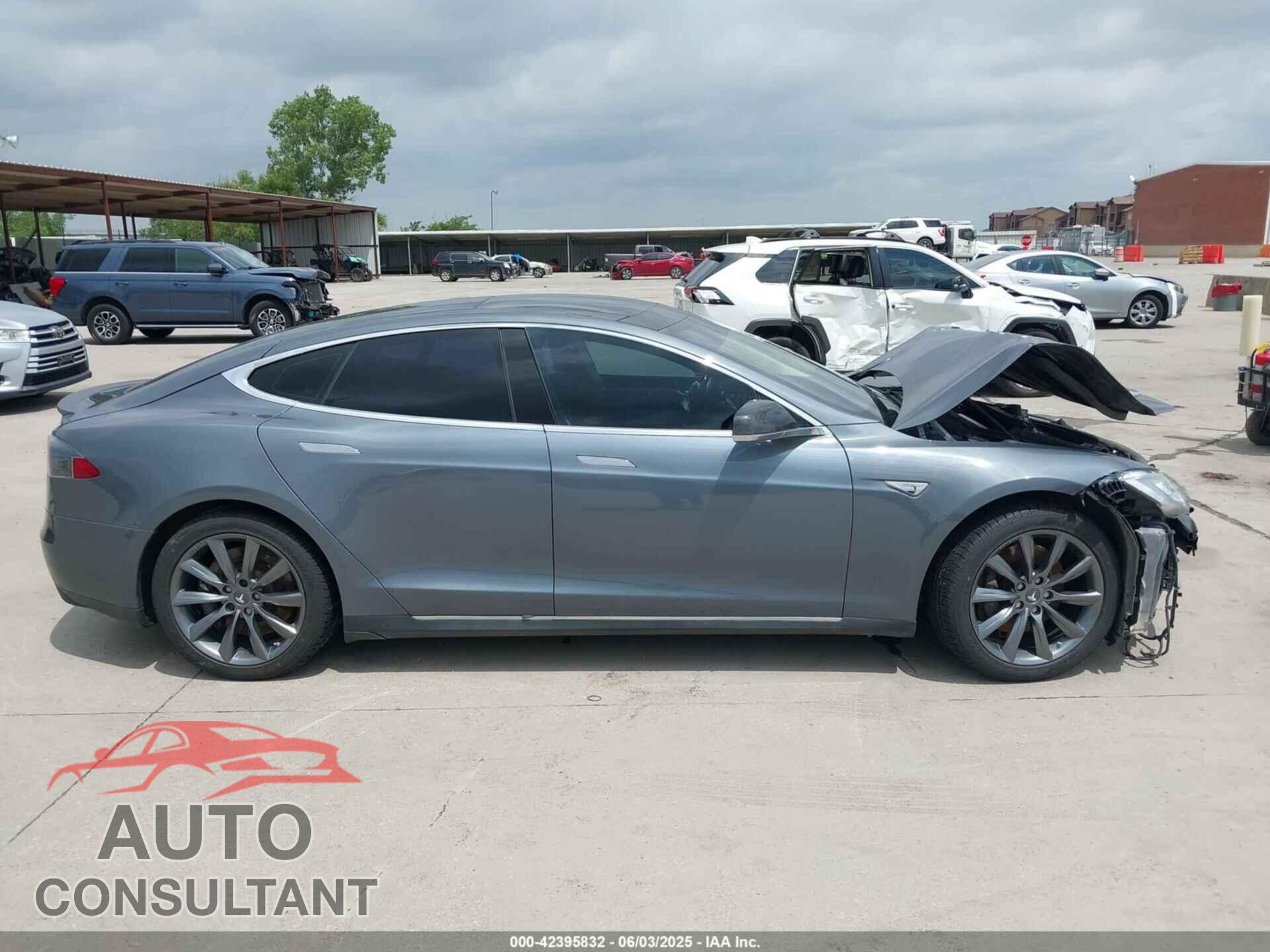 TESLA MODEL S 2013 - 5YJSA1DP2DFP07997