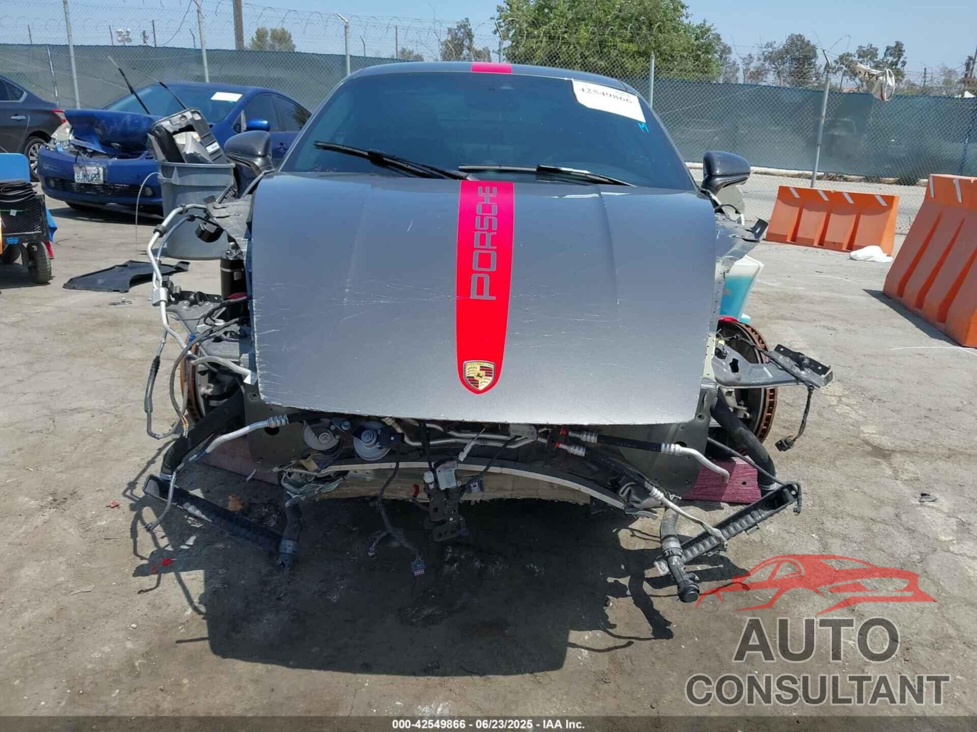 PORSCHE 911 2024 - WP0AB2A99RS221007