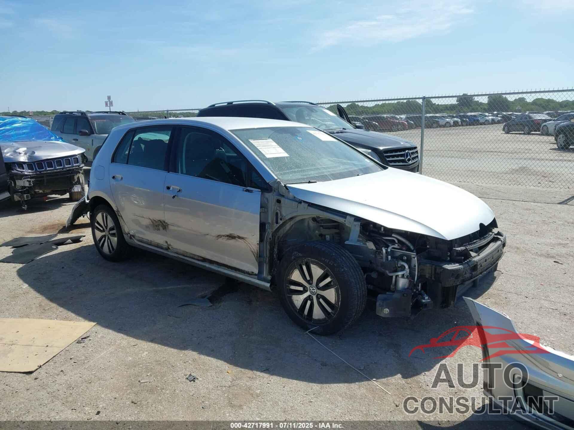 VOLKSWAGEN E-GOLF 2016 - WVWPP7AU3GW917347