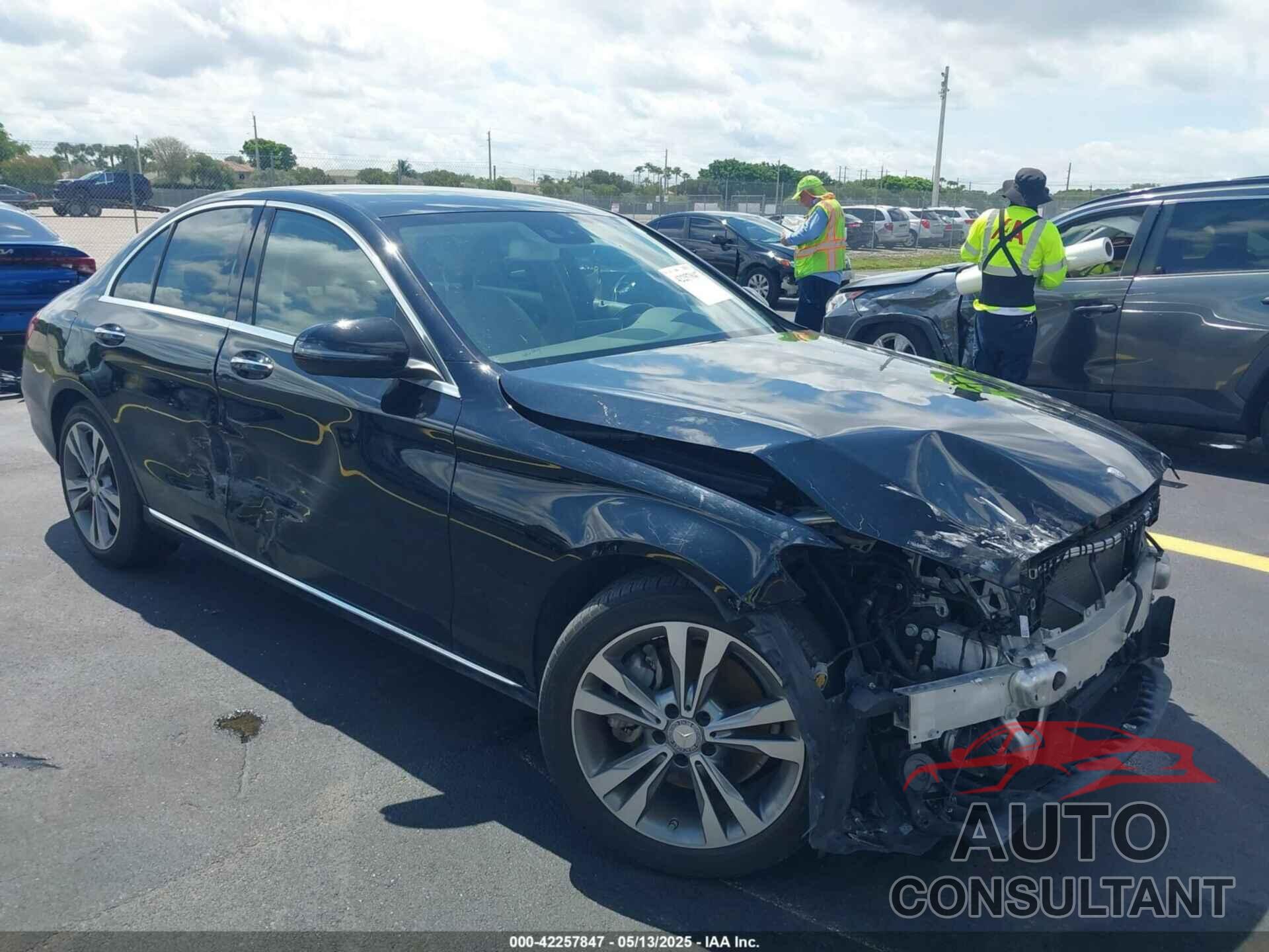 MERCEDES-BENZ C 300 2016 - 55SWF4JB9GU153342
