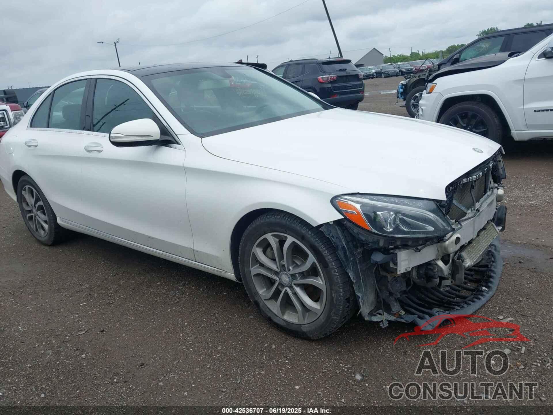 MERCEDES-BENZ C 300 2015 - 55SWF4KB4FU069880
