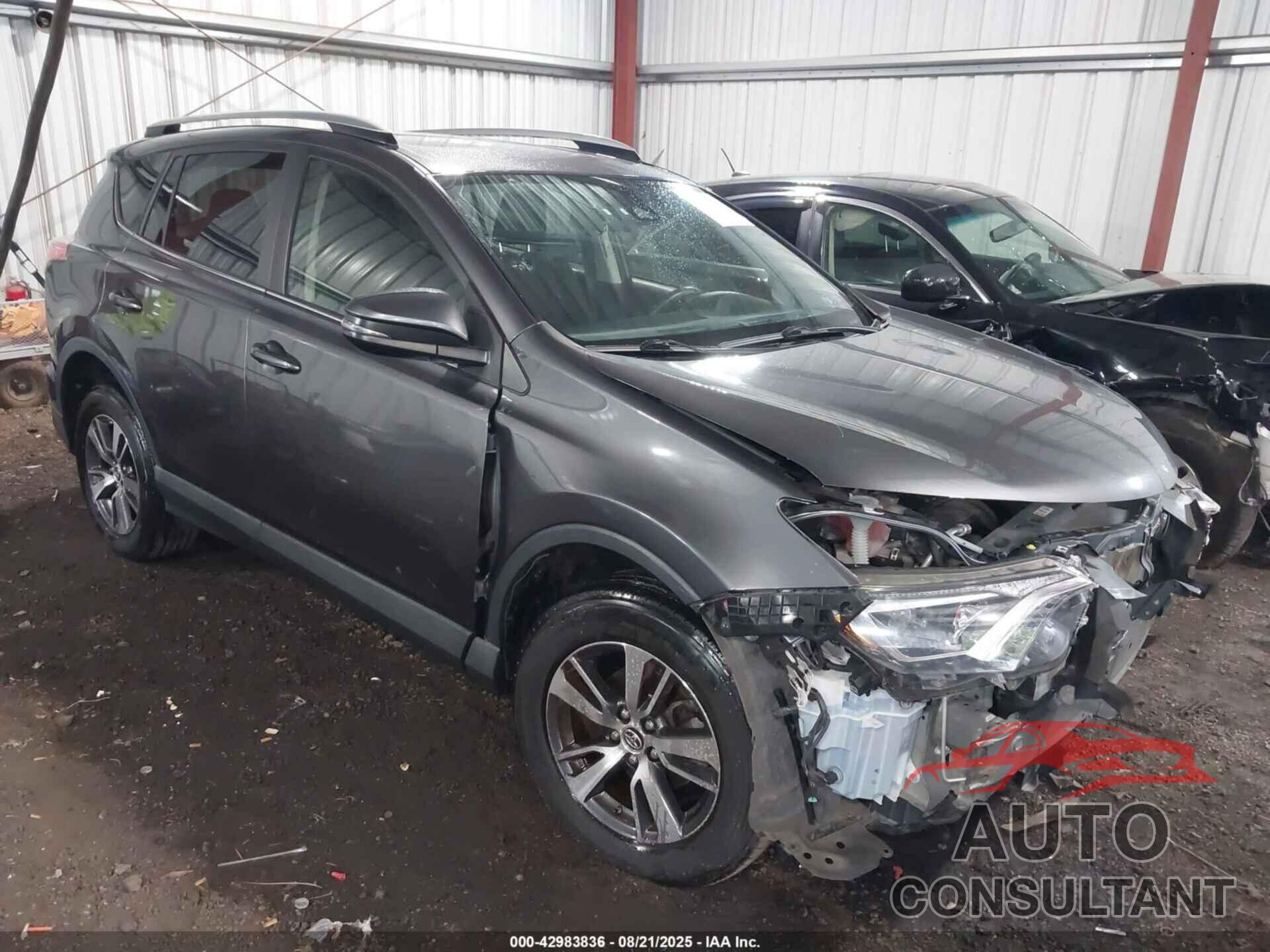 TOYOTA RAV4 2018 - JTMRFREV5JJ744087