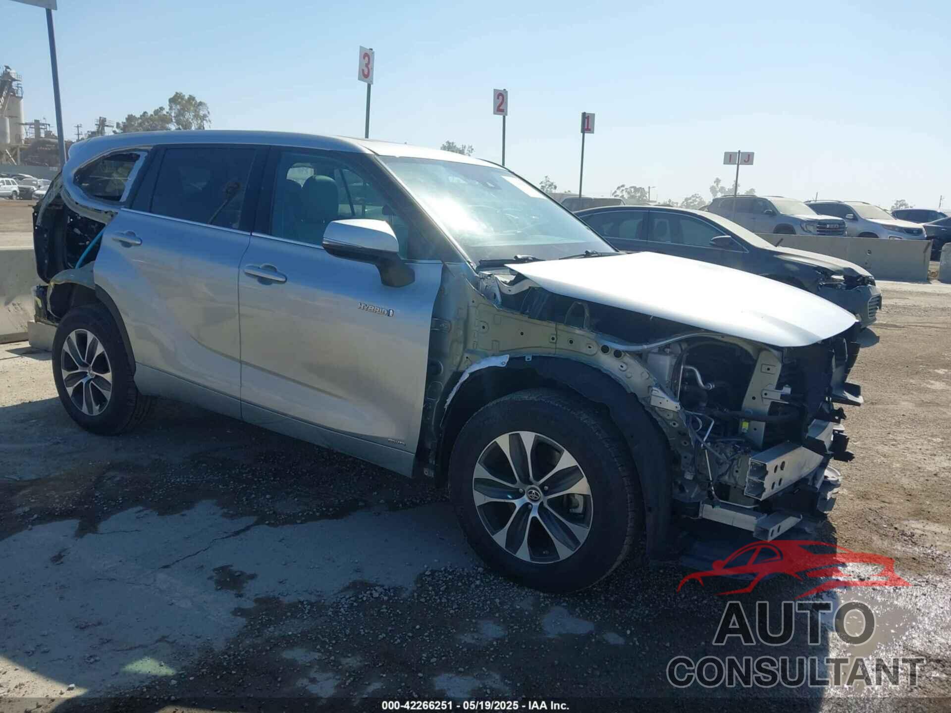 TOYOTA HIGHLANDER 2021 - 5TDHBRCH0MS517918