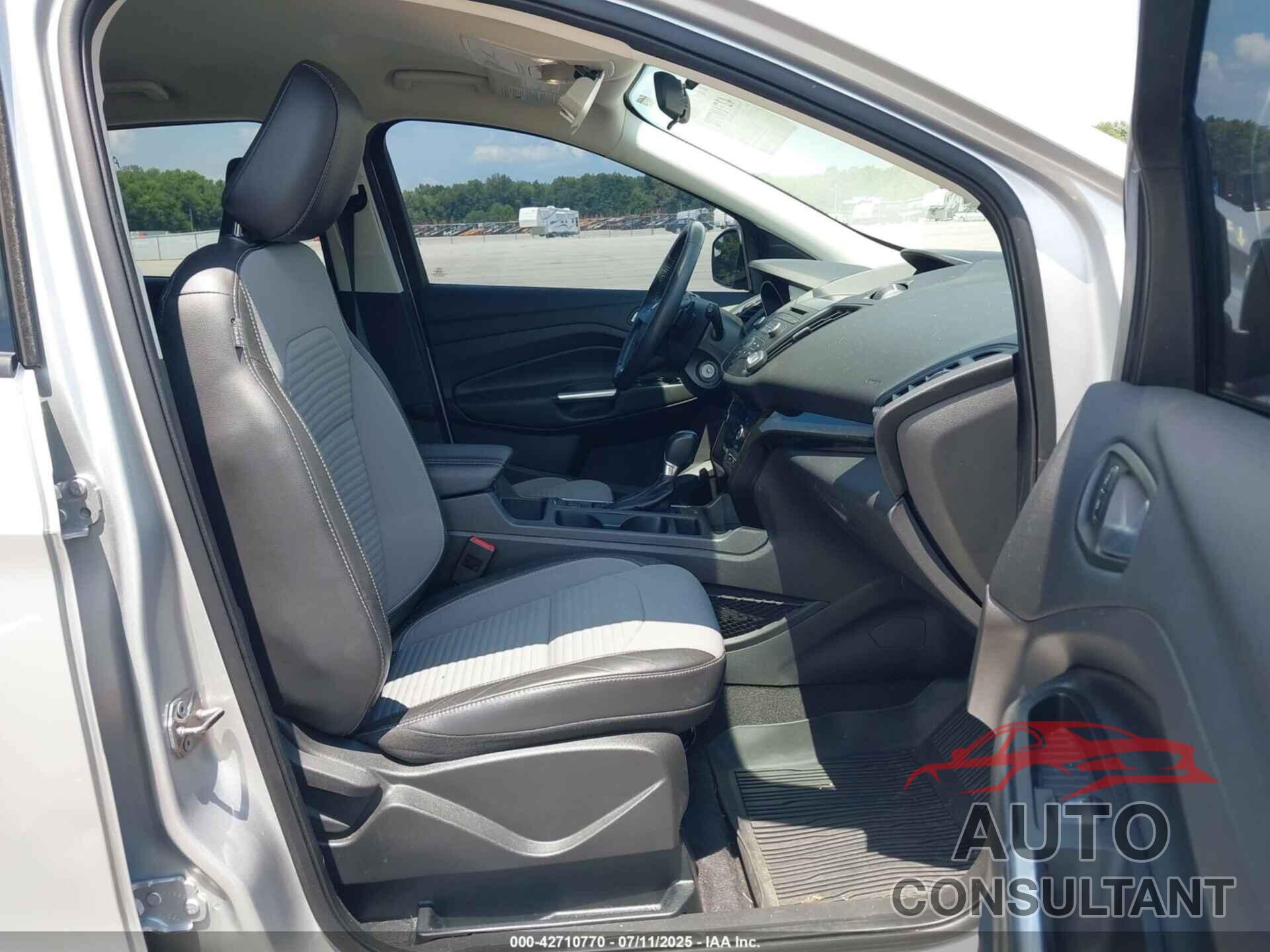 FORD ESCAPE 2018 - 1FMCU9GD3JUC46545